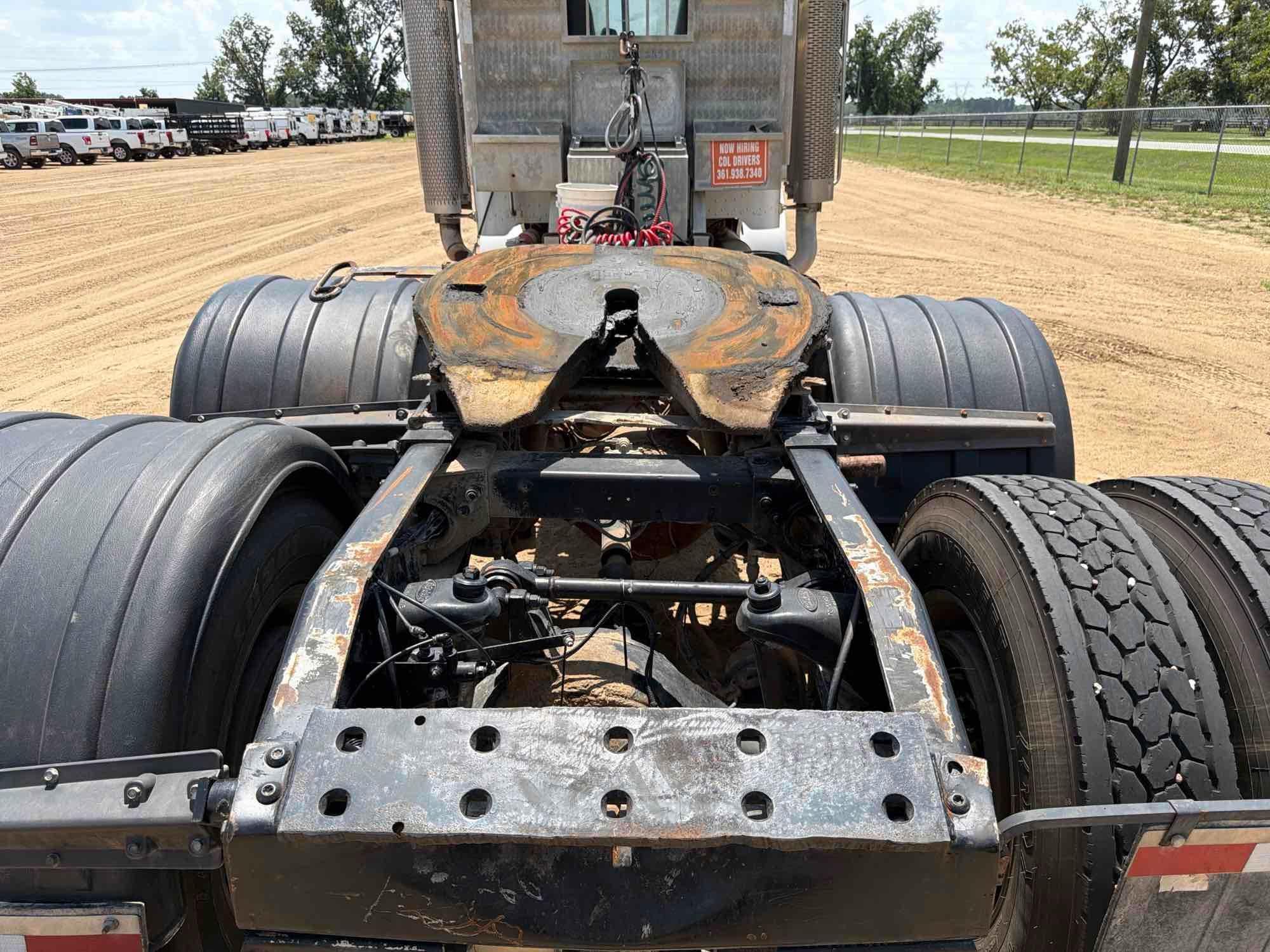 2001 Peterbilt 379