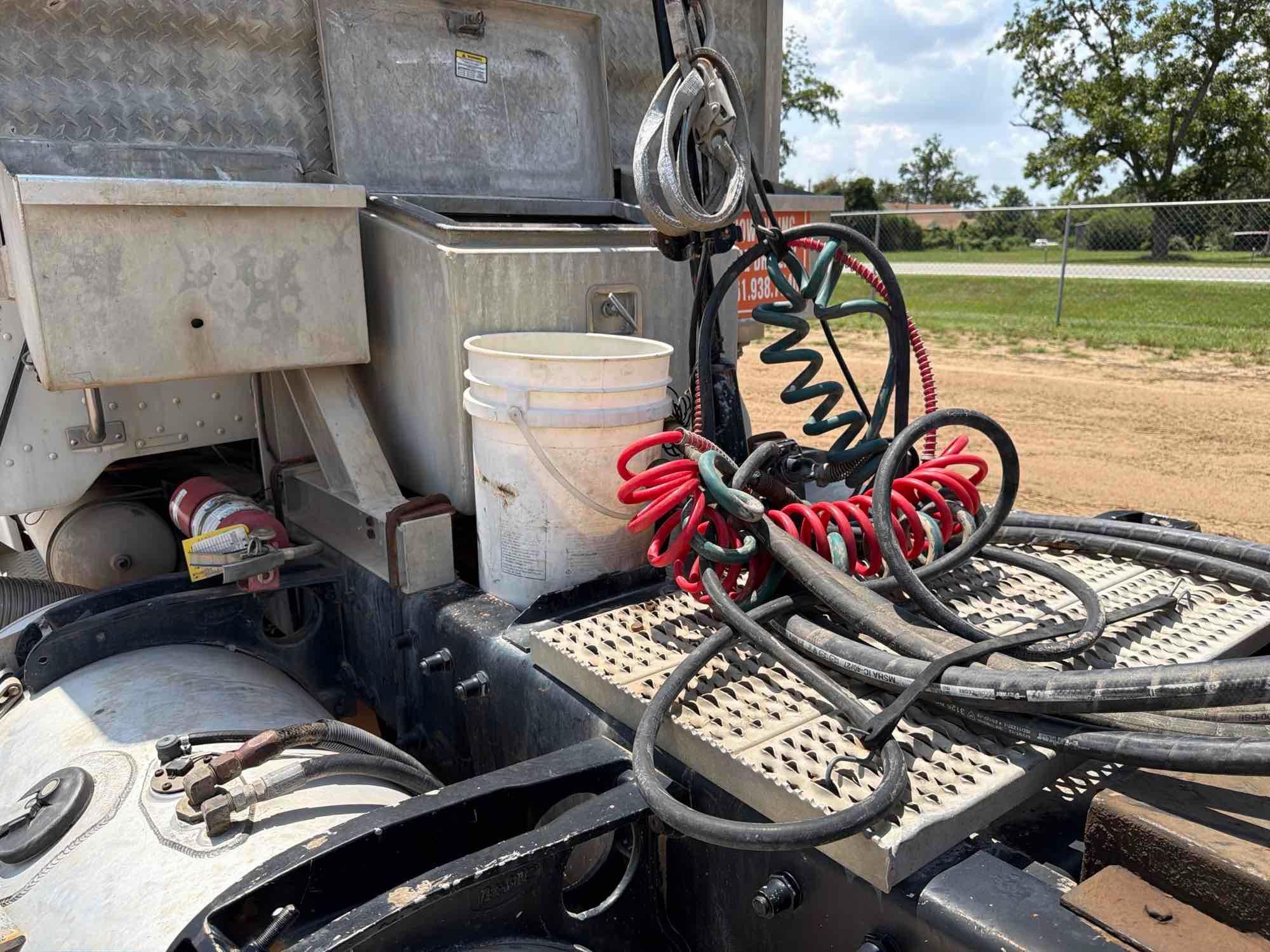 2001 Peterbilt 379
