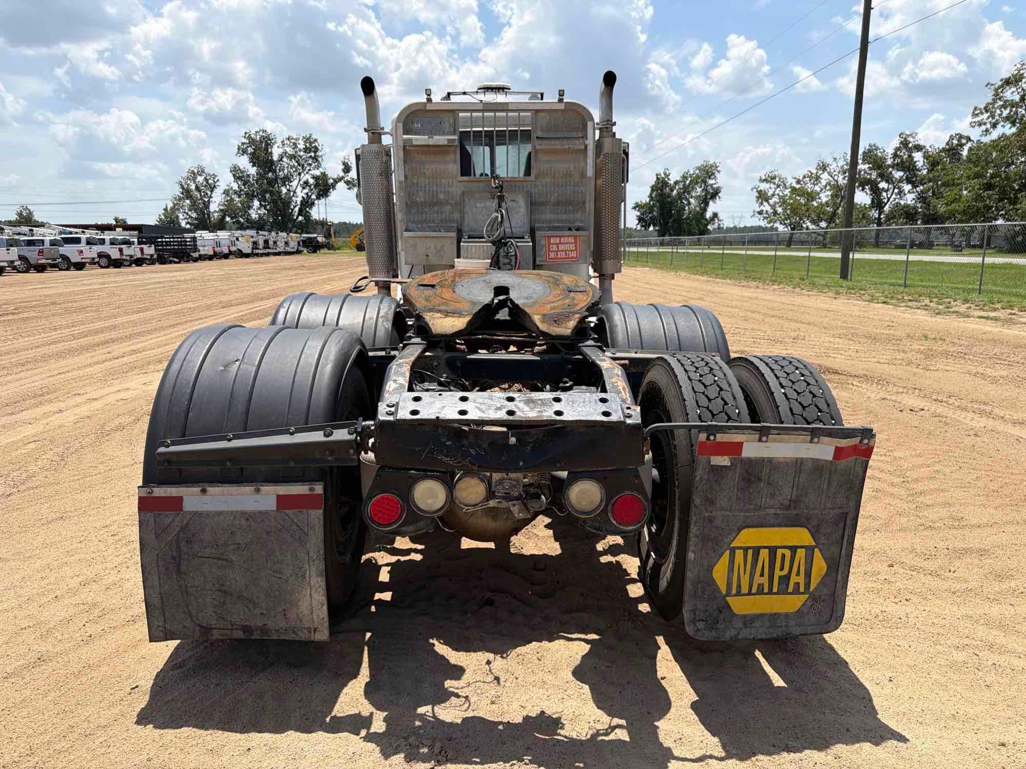 2001 Peterbilt 379