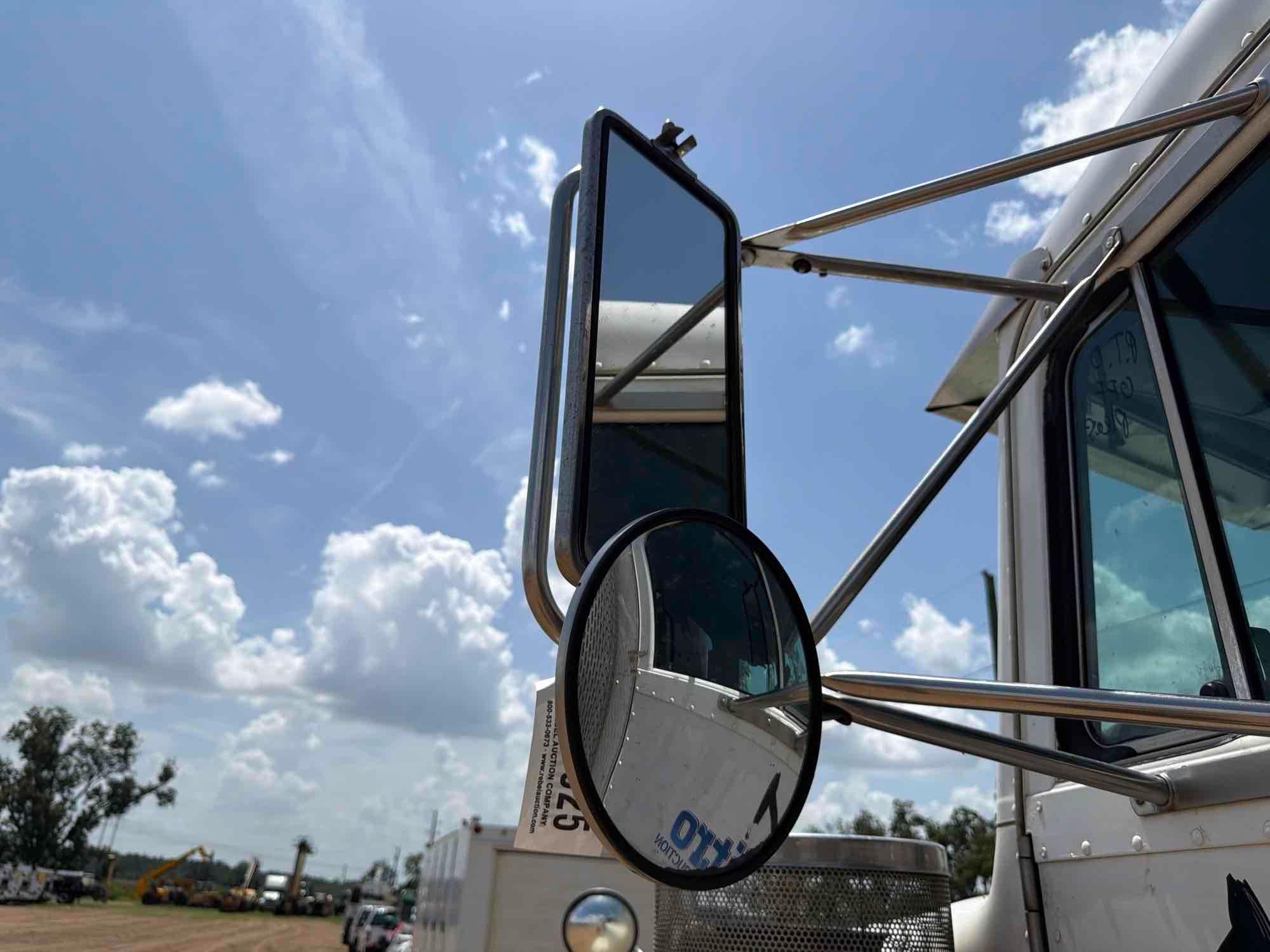 2001 Peterbilt 379