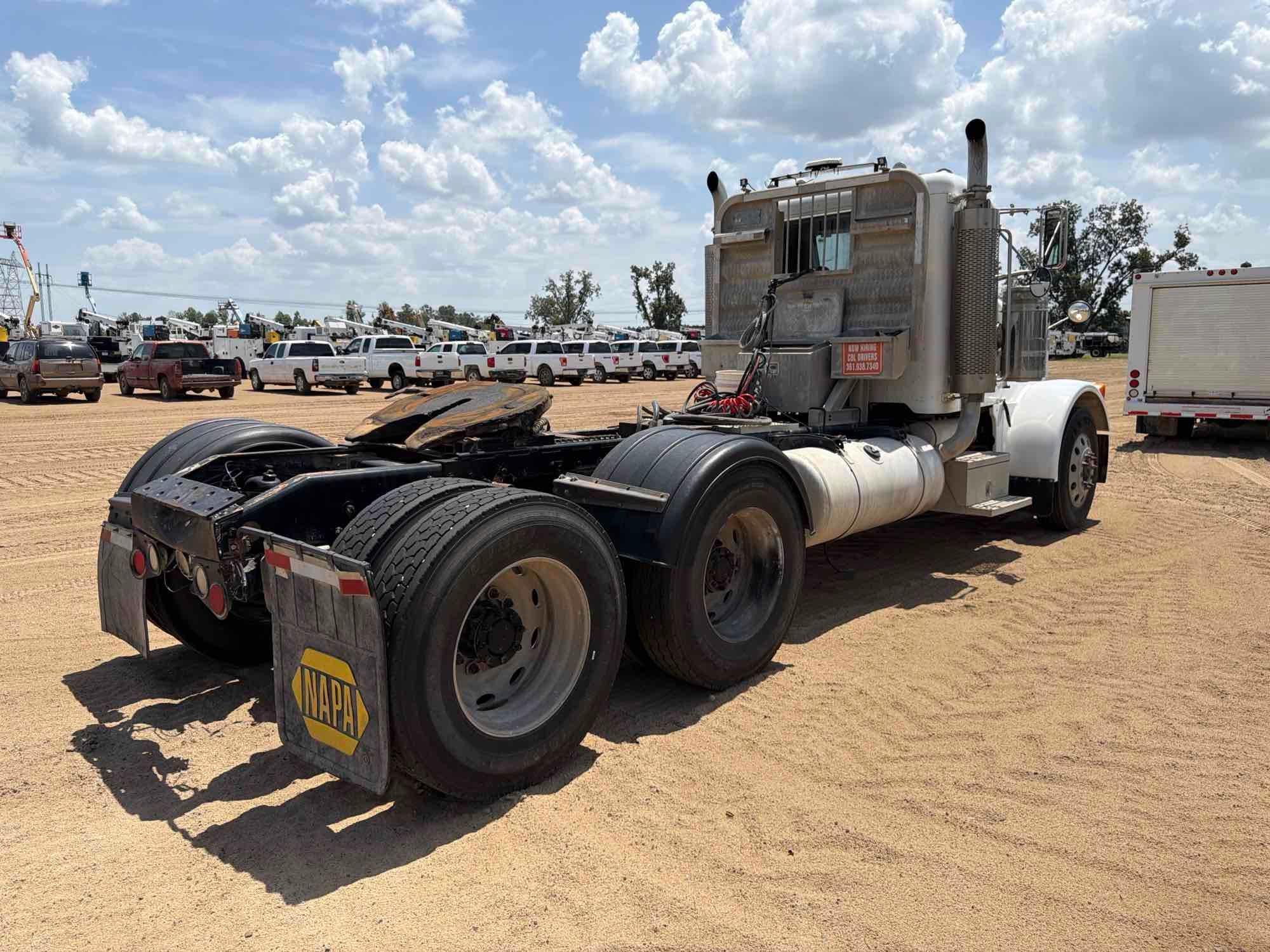 2001 Peterbilt 379