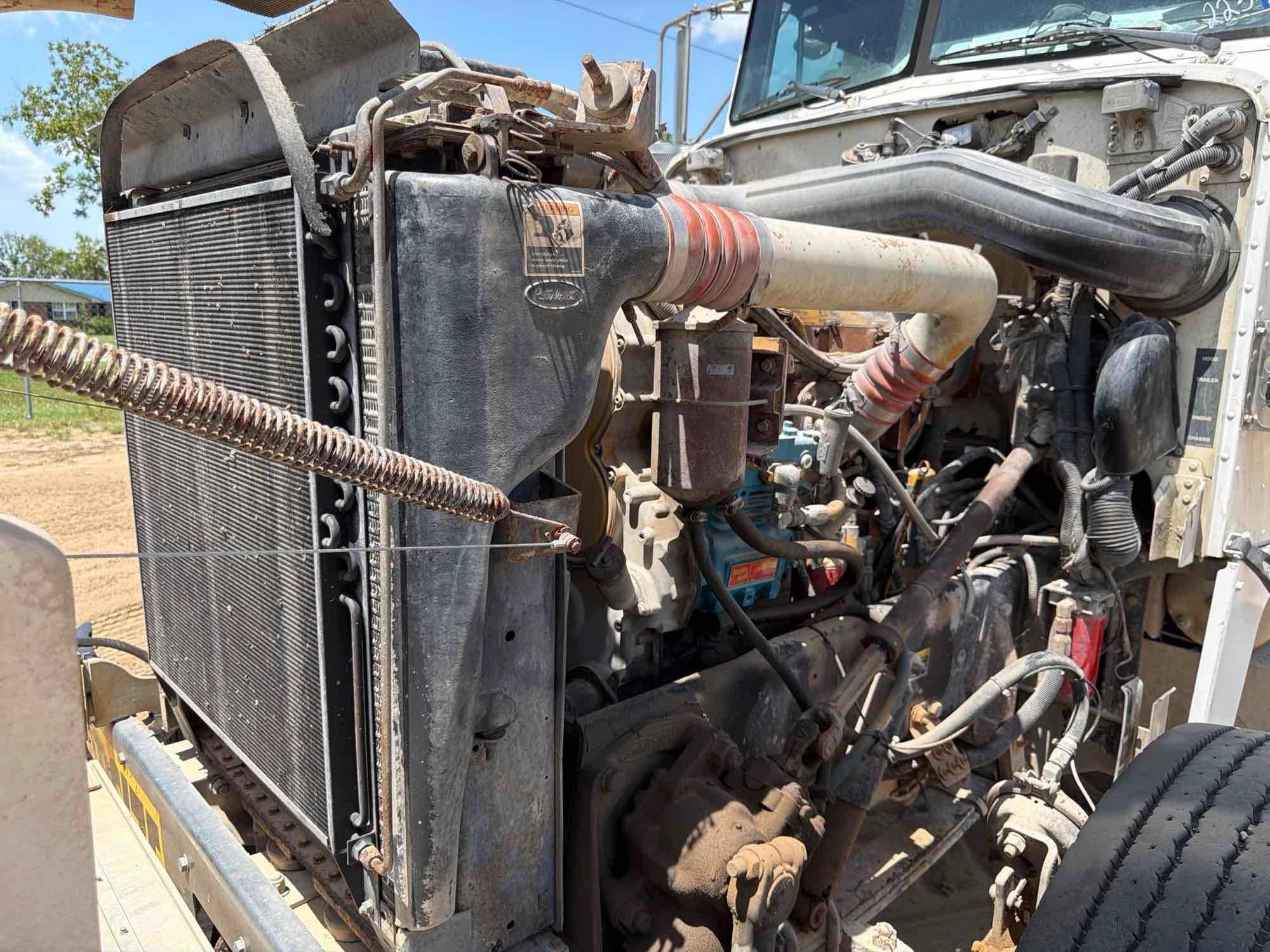 2001 Peterbilt 379