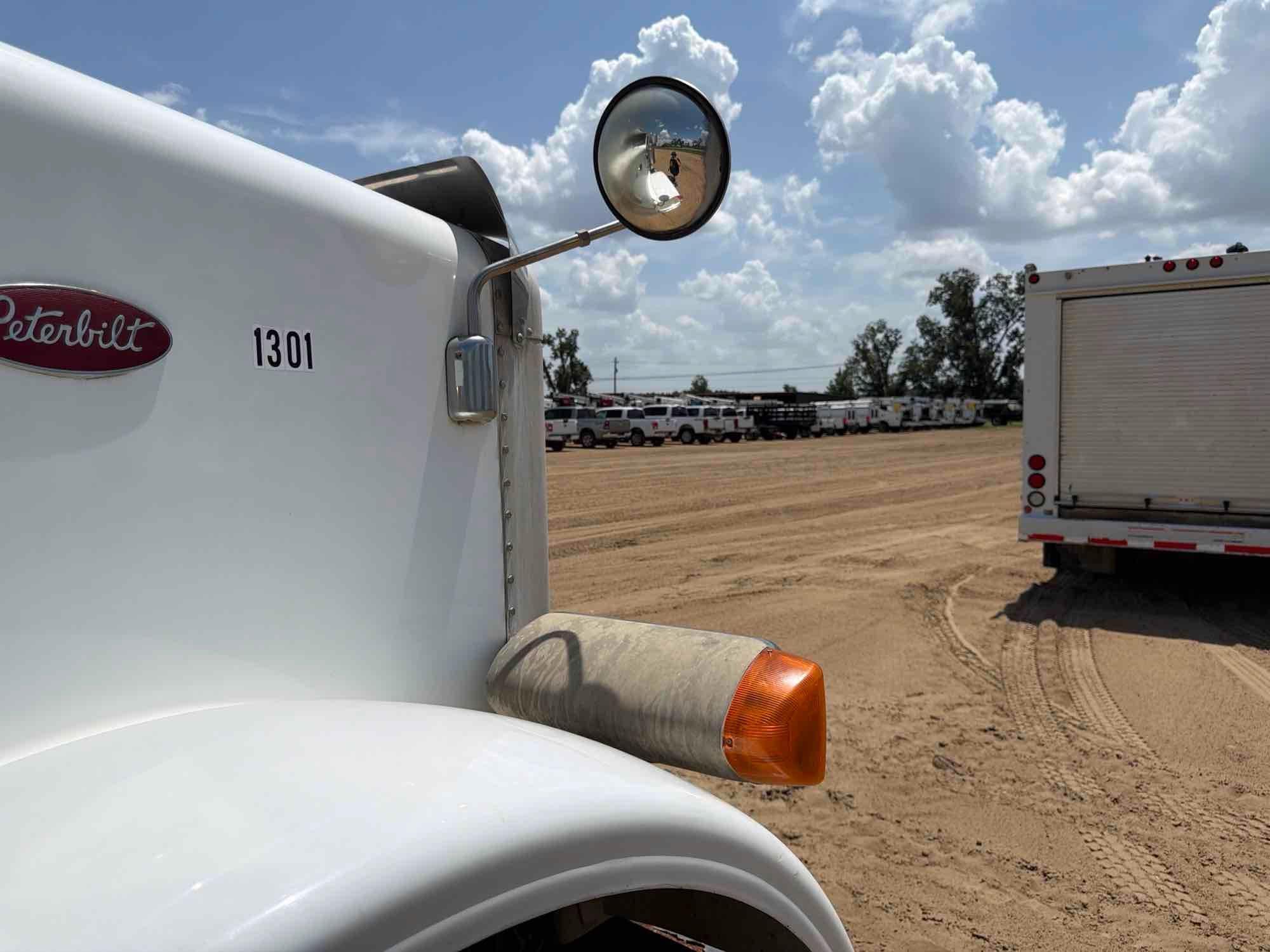 2001 Peterbilt 379