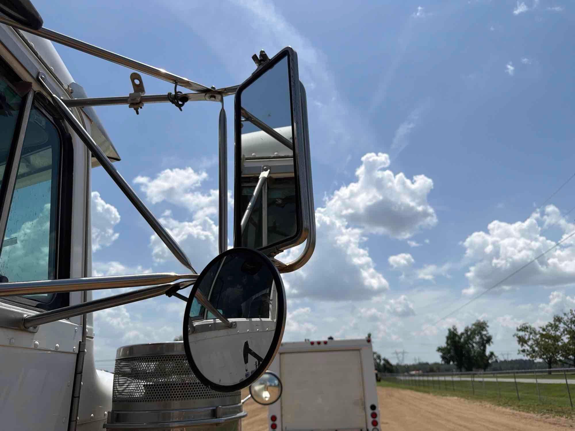 2001 Peterbilt 379