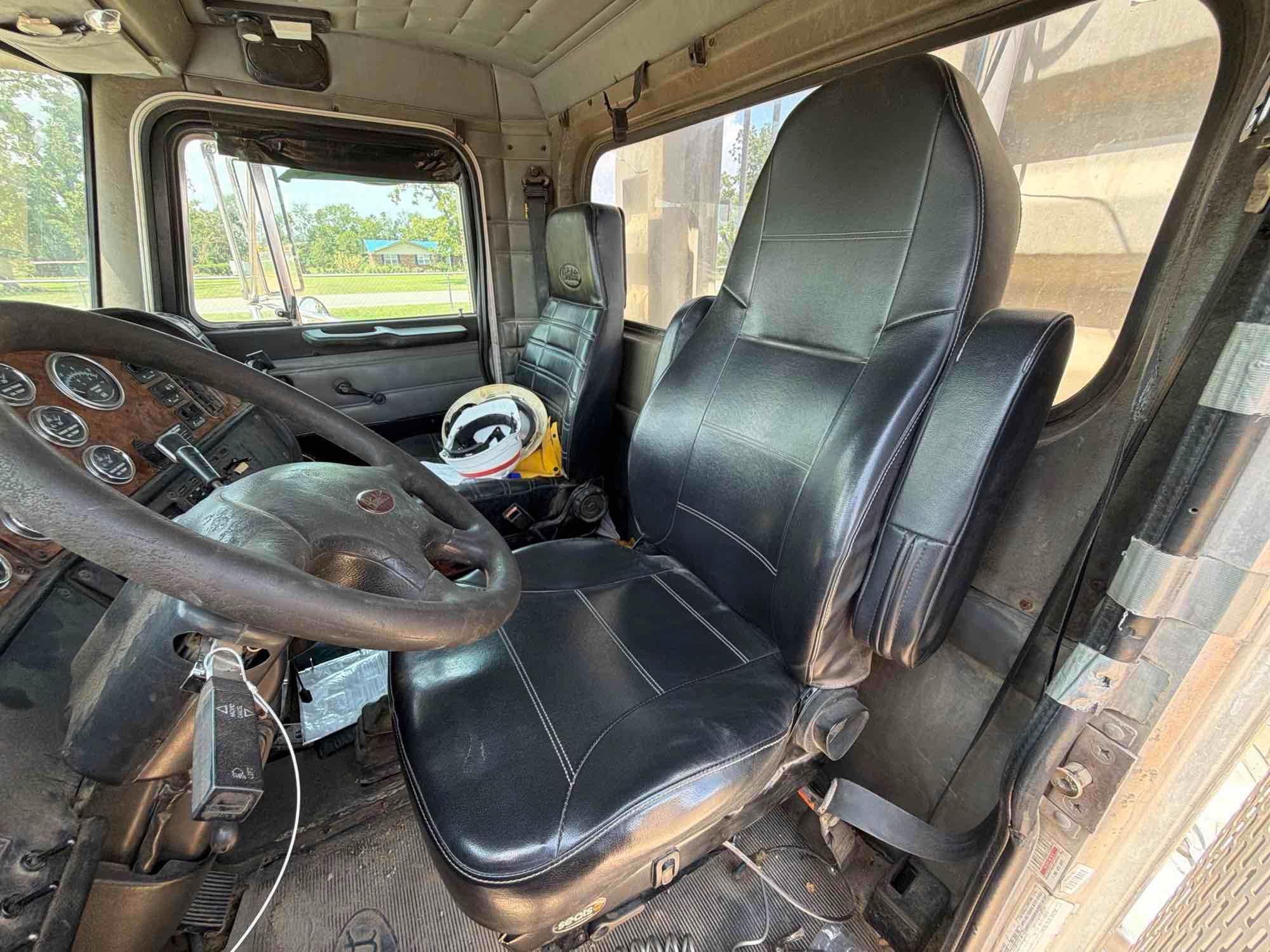 2001 Peterbilt 379