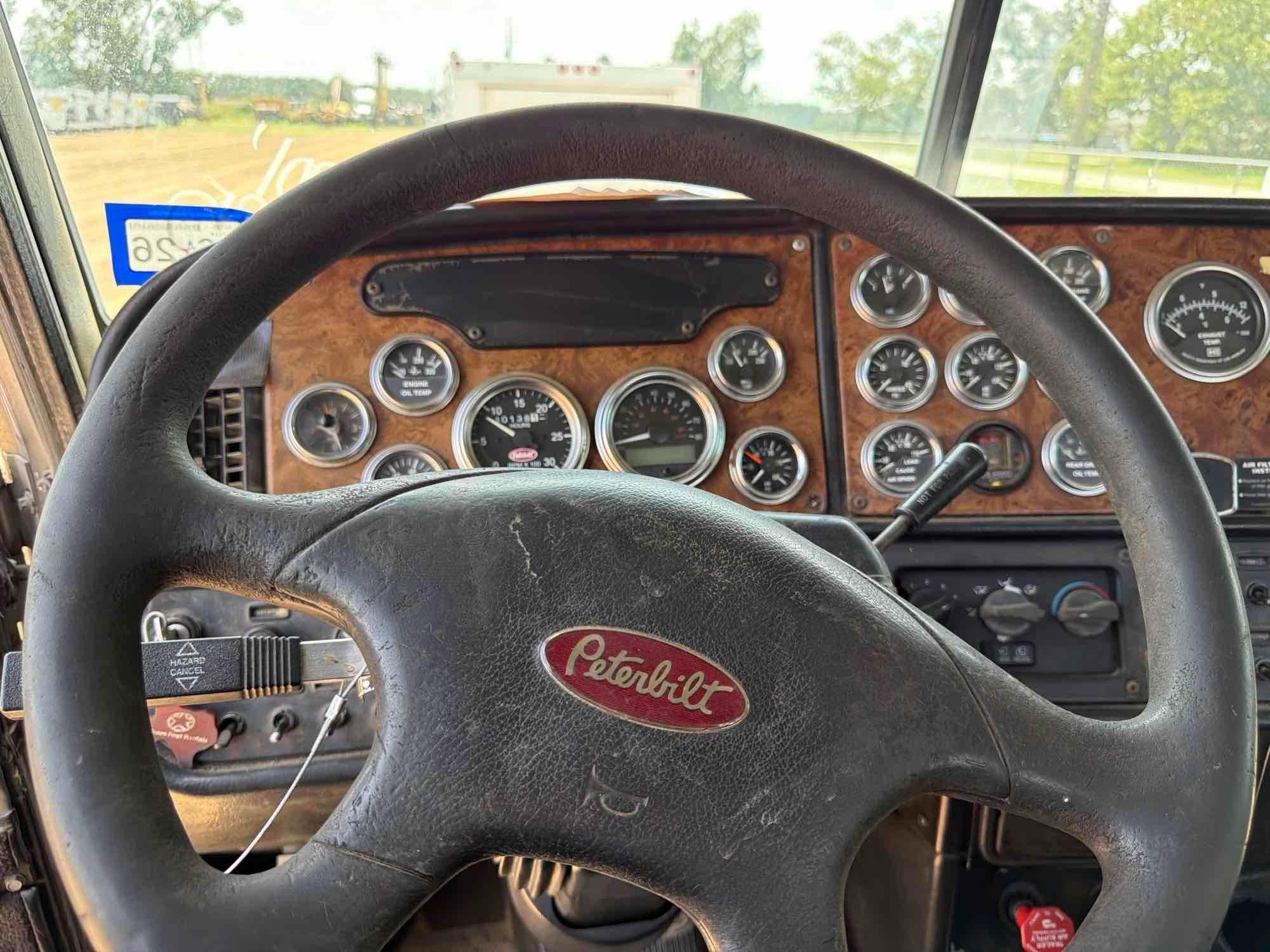 2001 Peterbilt 379