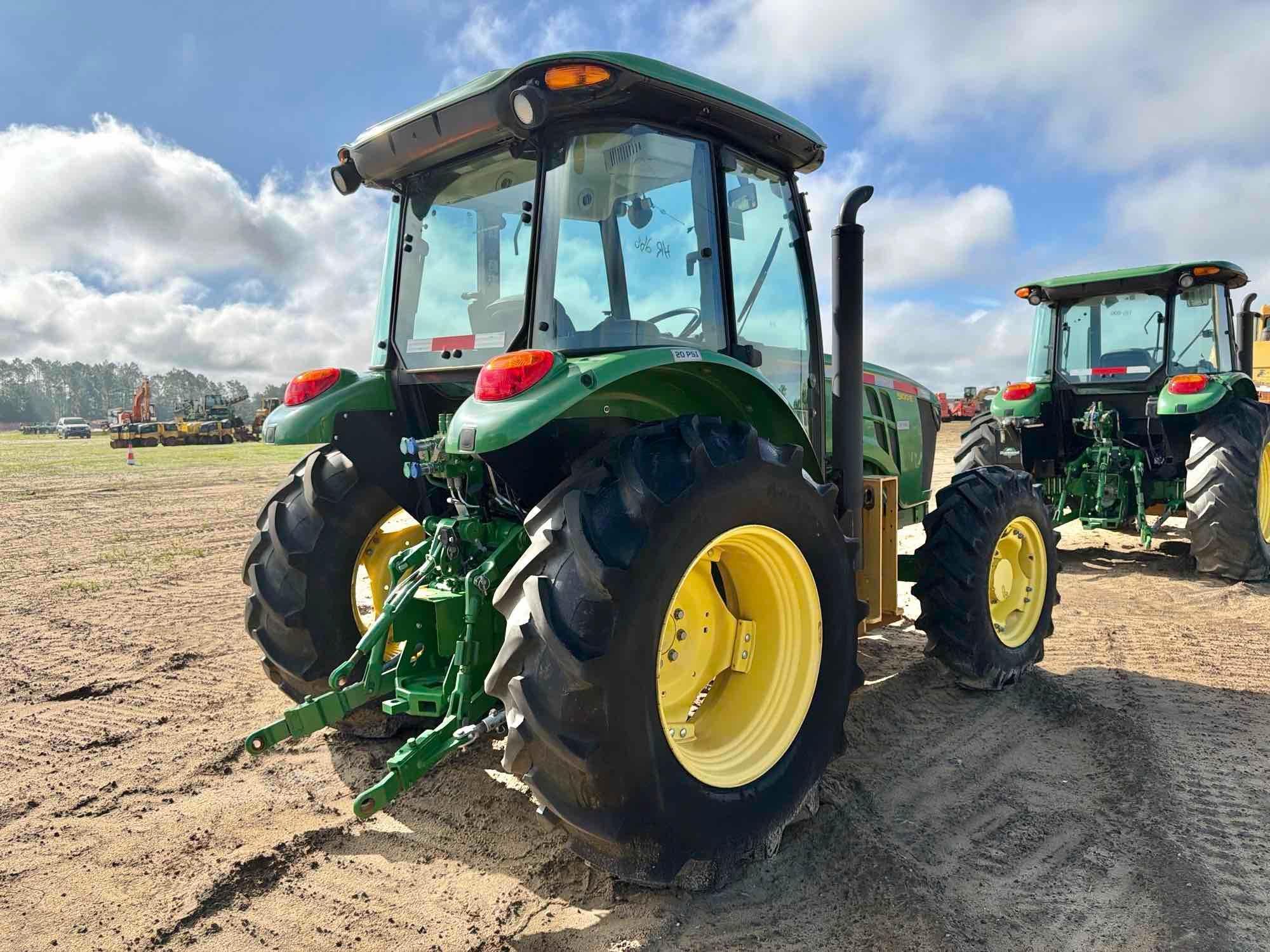 John Deere 5100E