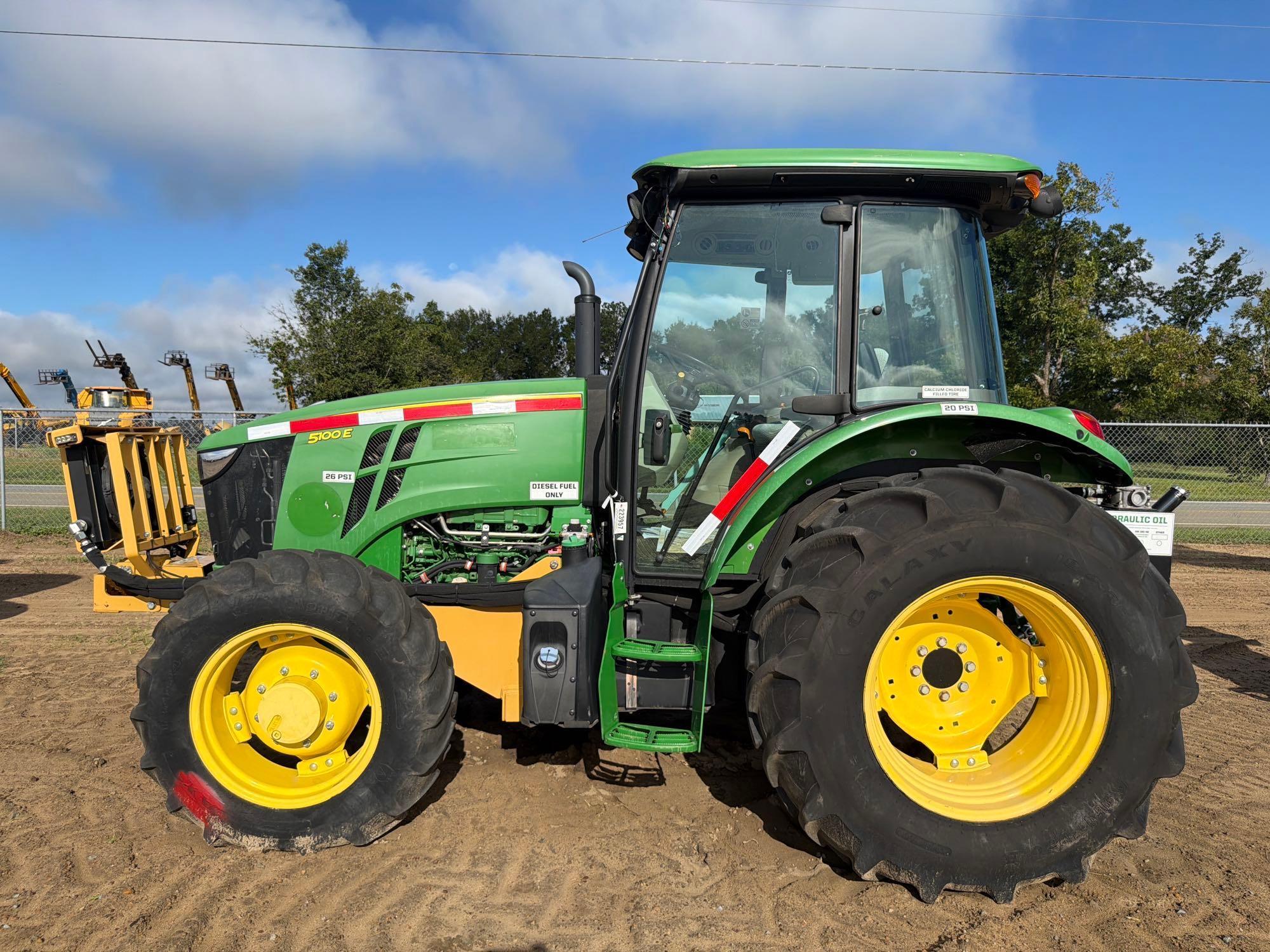  John Deere 5100E