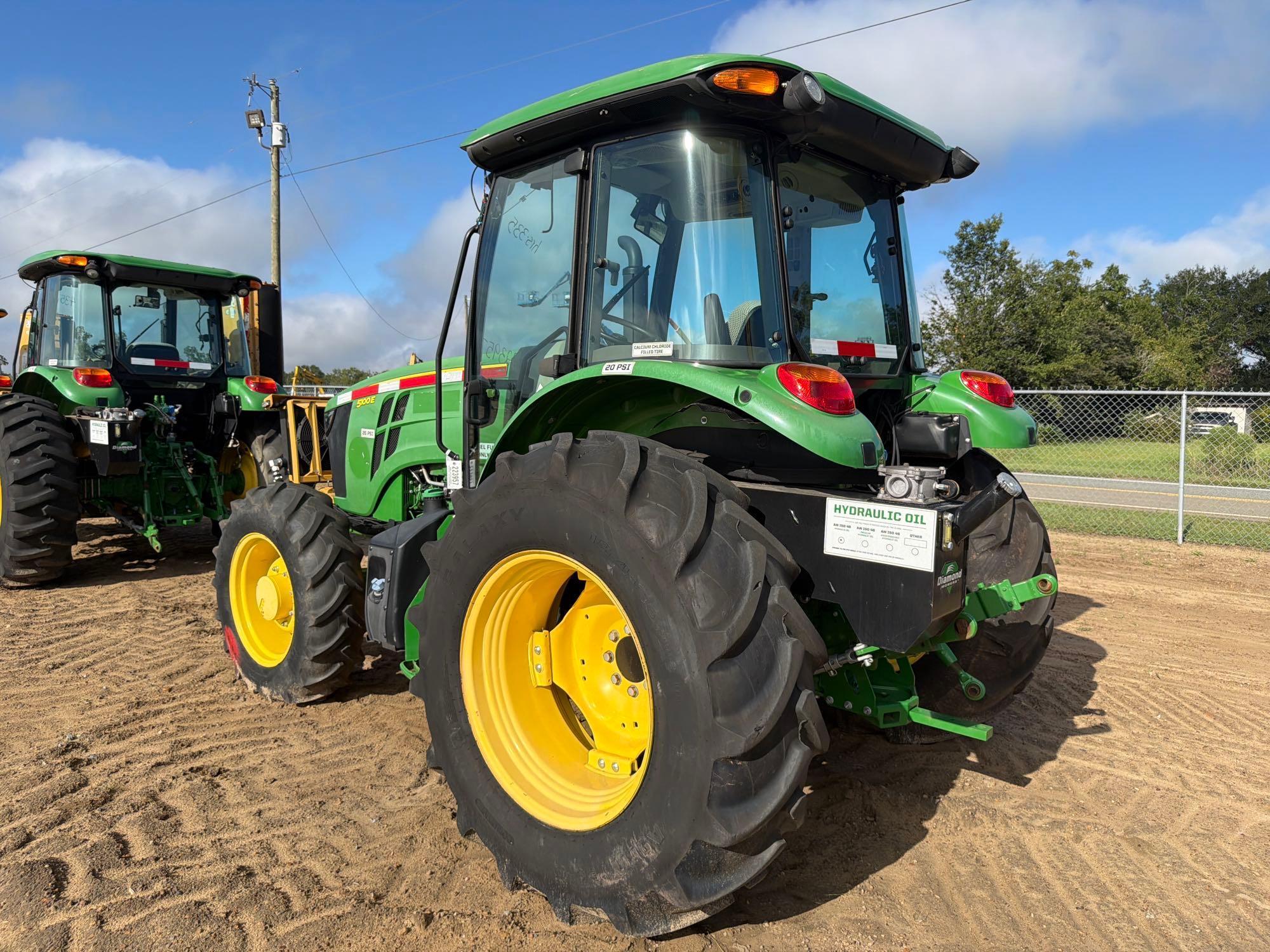 John Deere 5100E