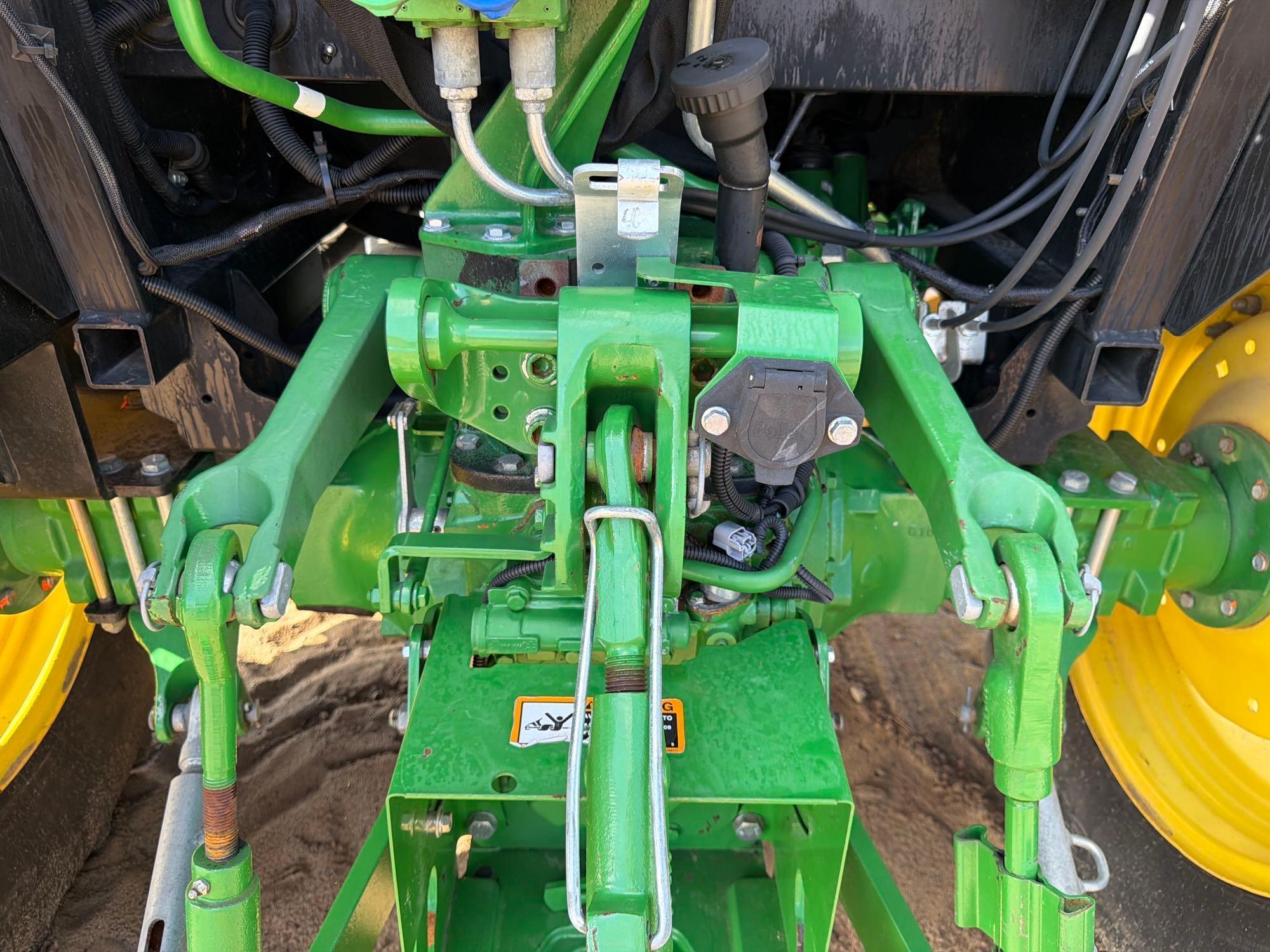 John Deere 5100E