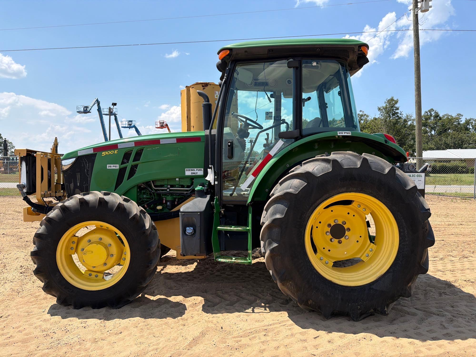 Photo of John Deere 5100E