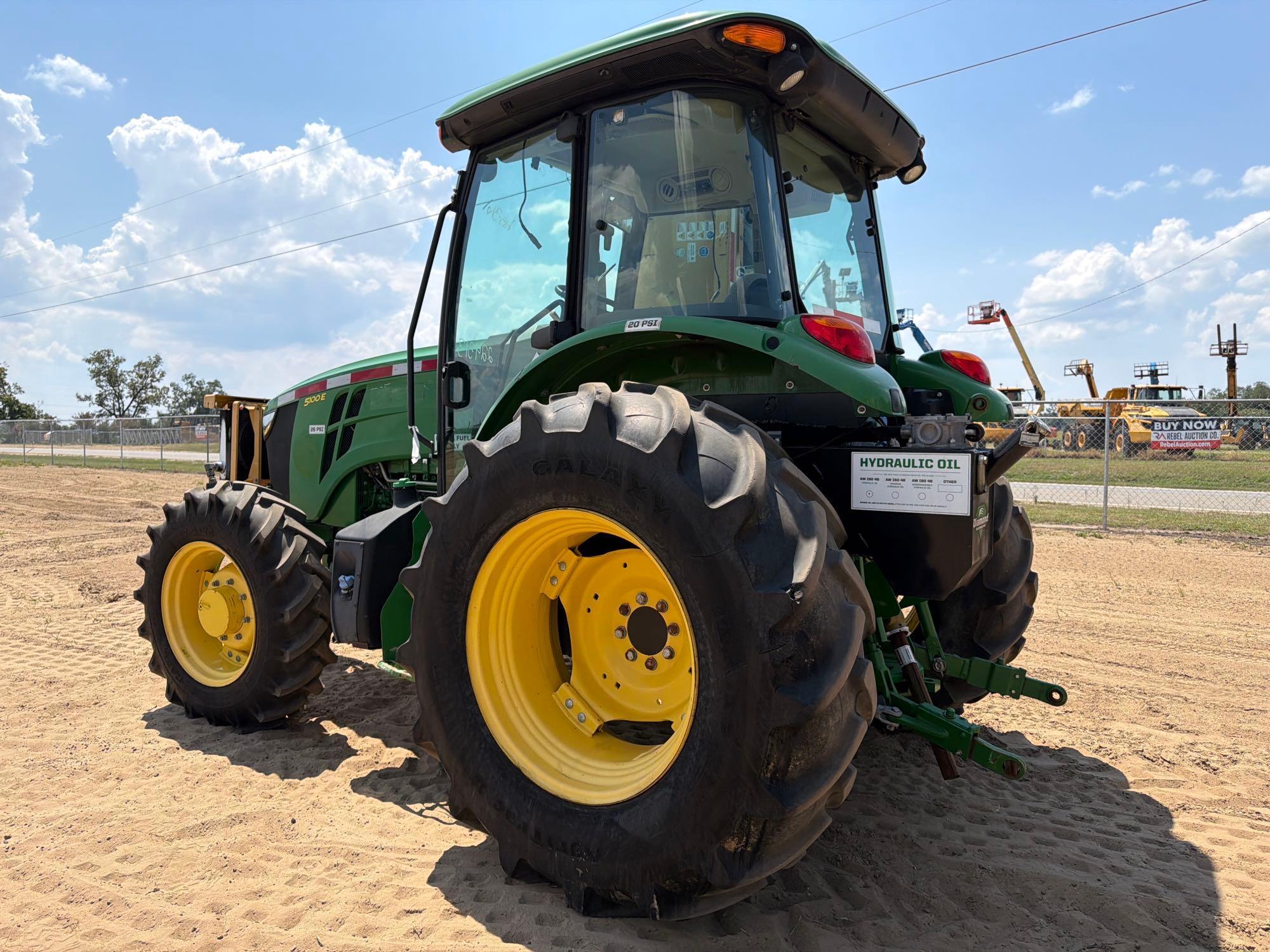 John Deere 5100E