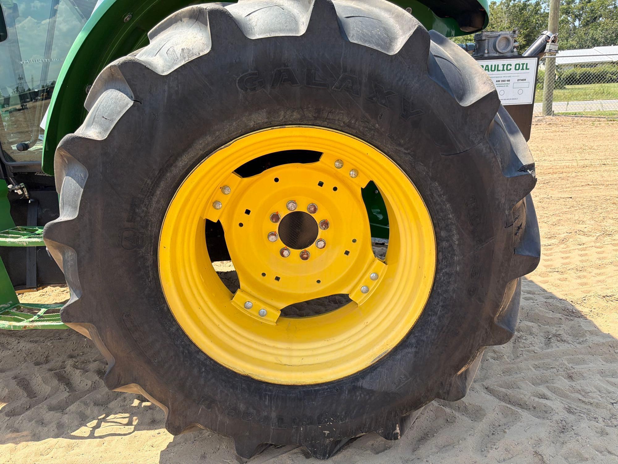 John Deere 5100E