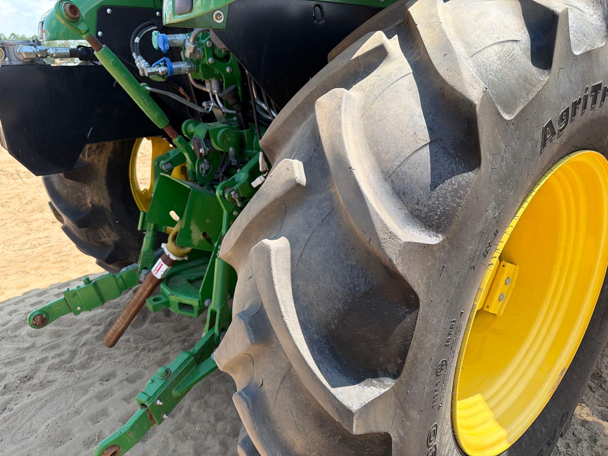 John Deere 5100E