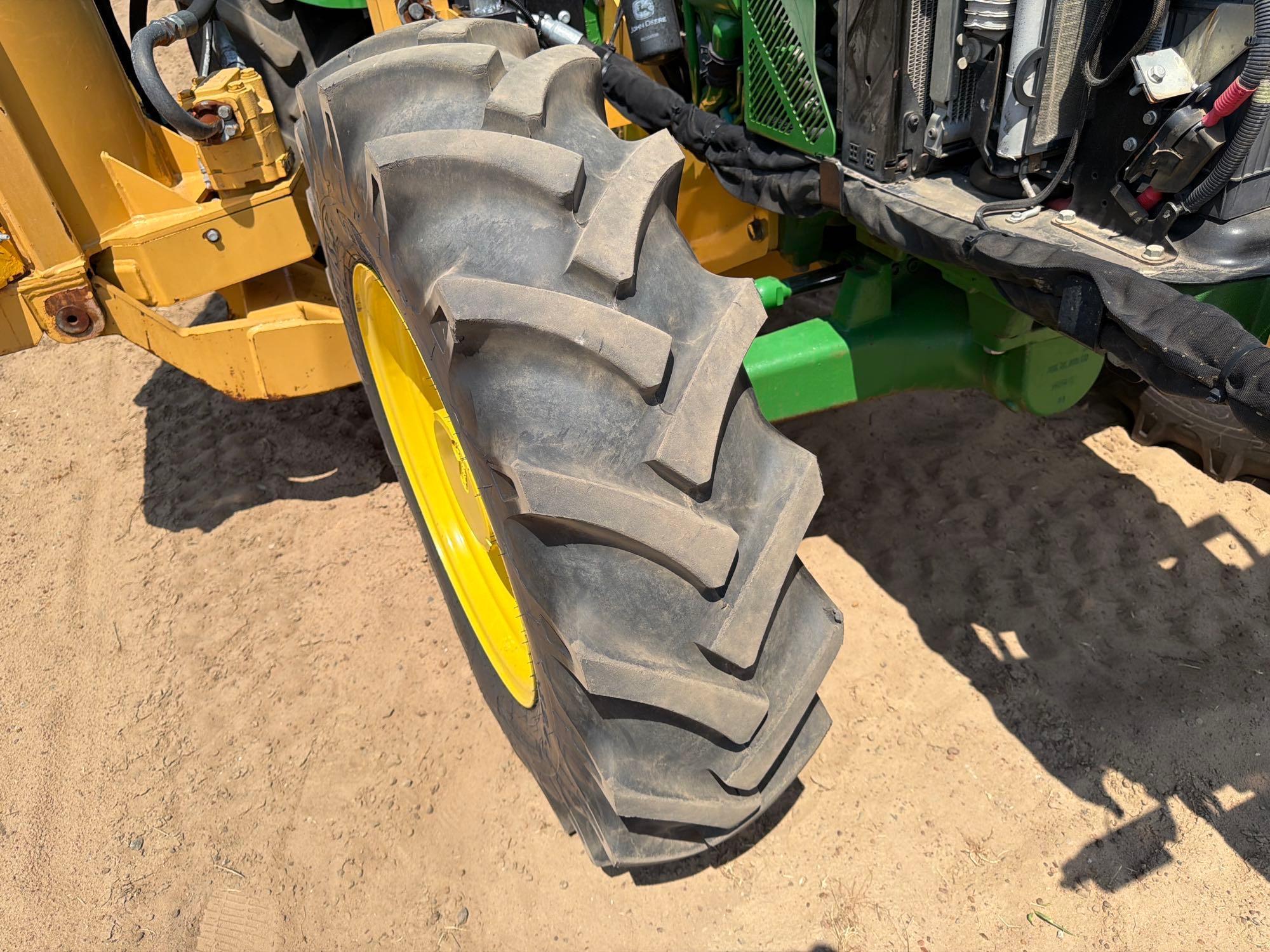John Deere 5100E