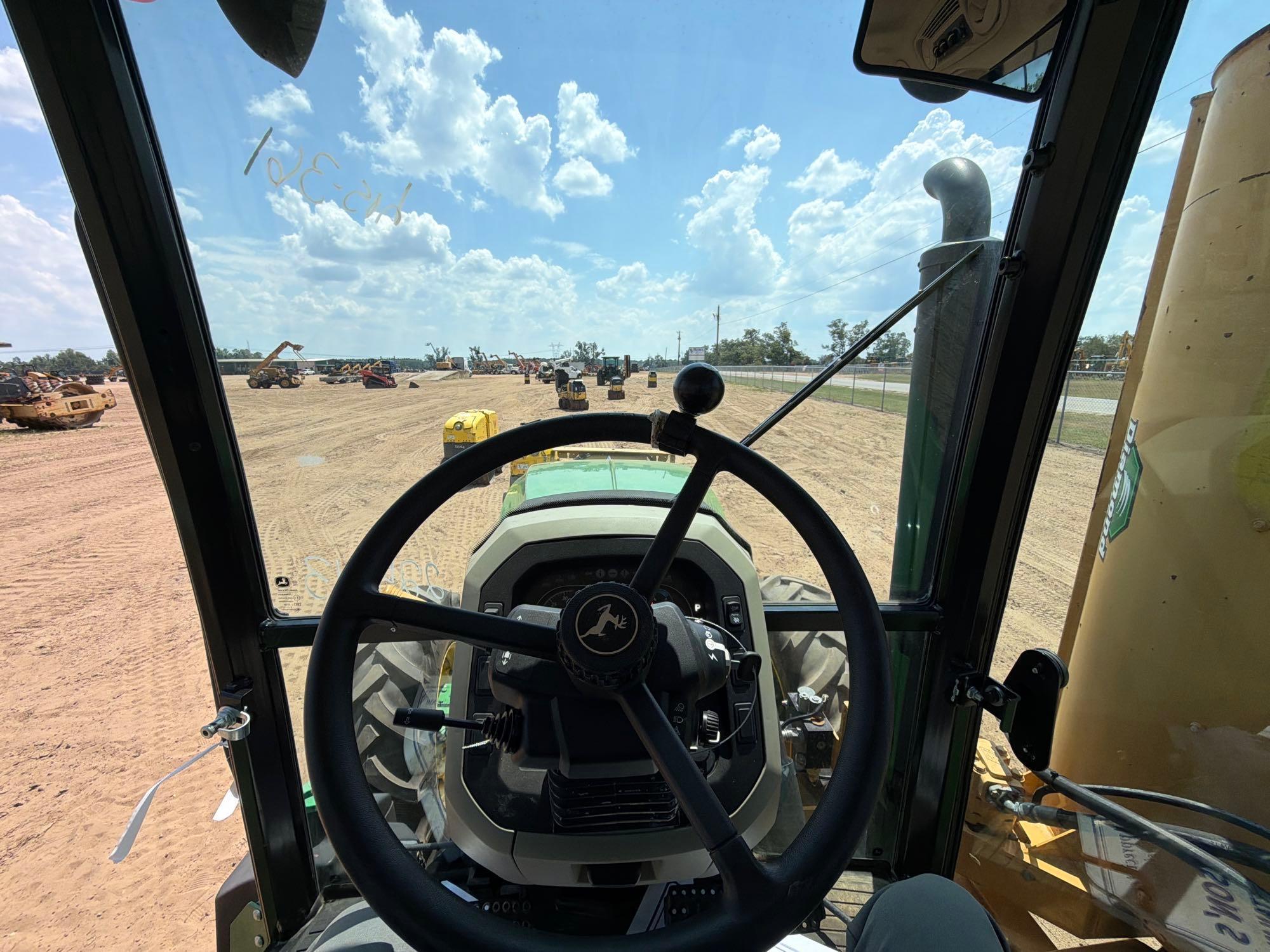 John Deere 5100E