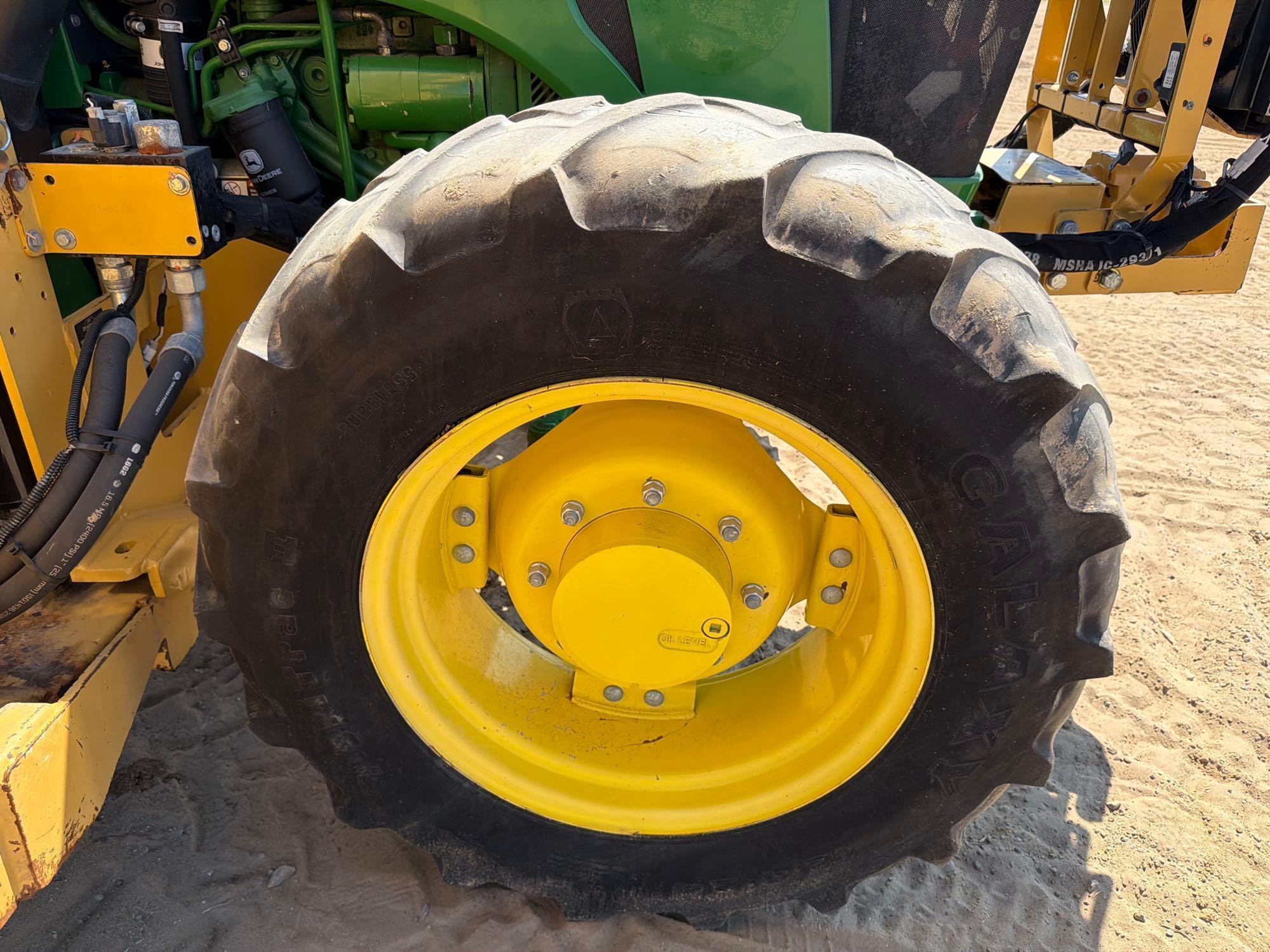 John Deere 5100E