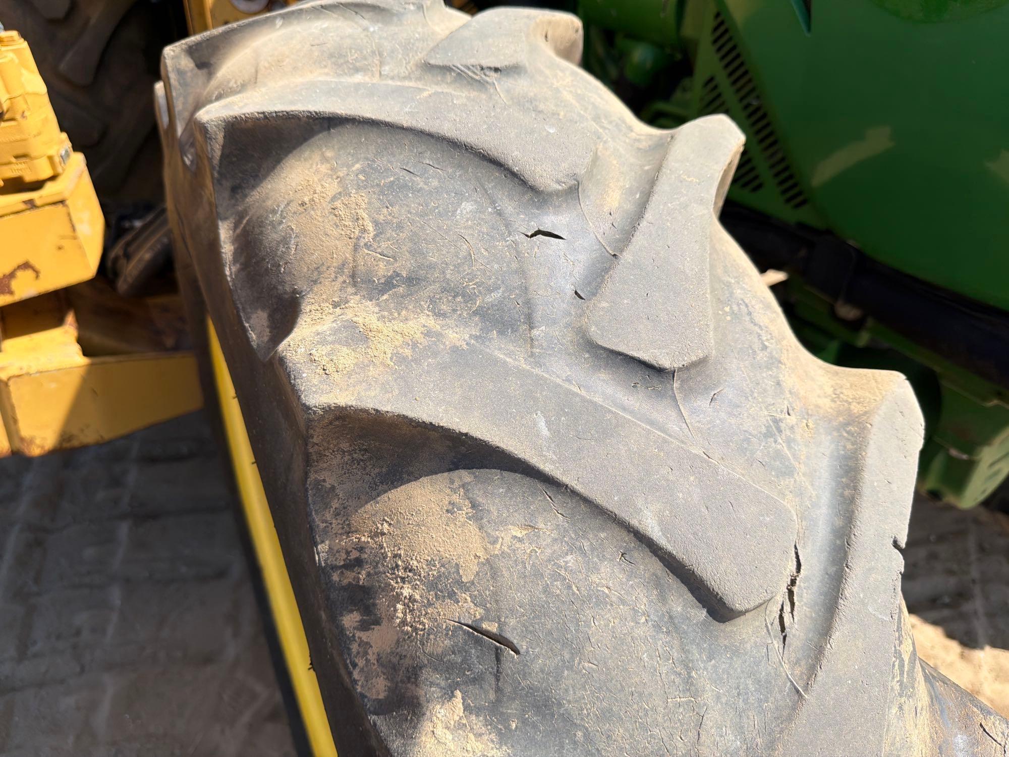 John Deere 5100E