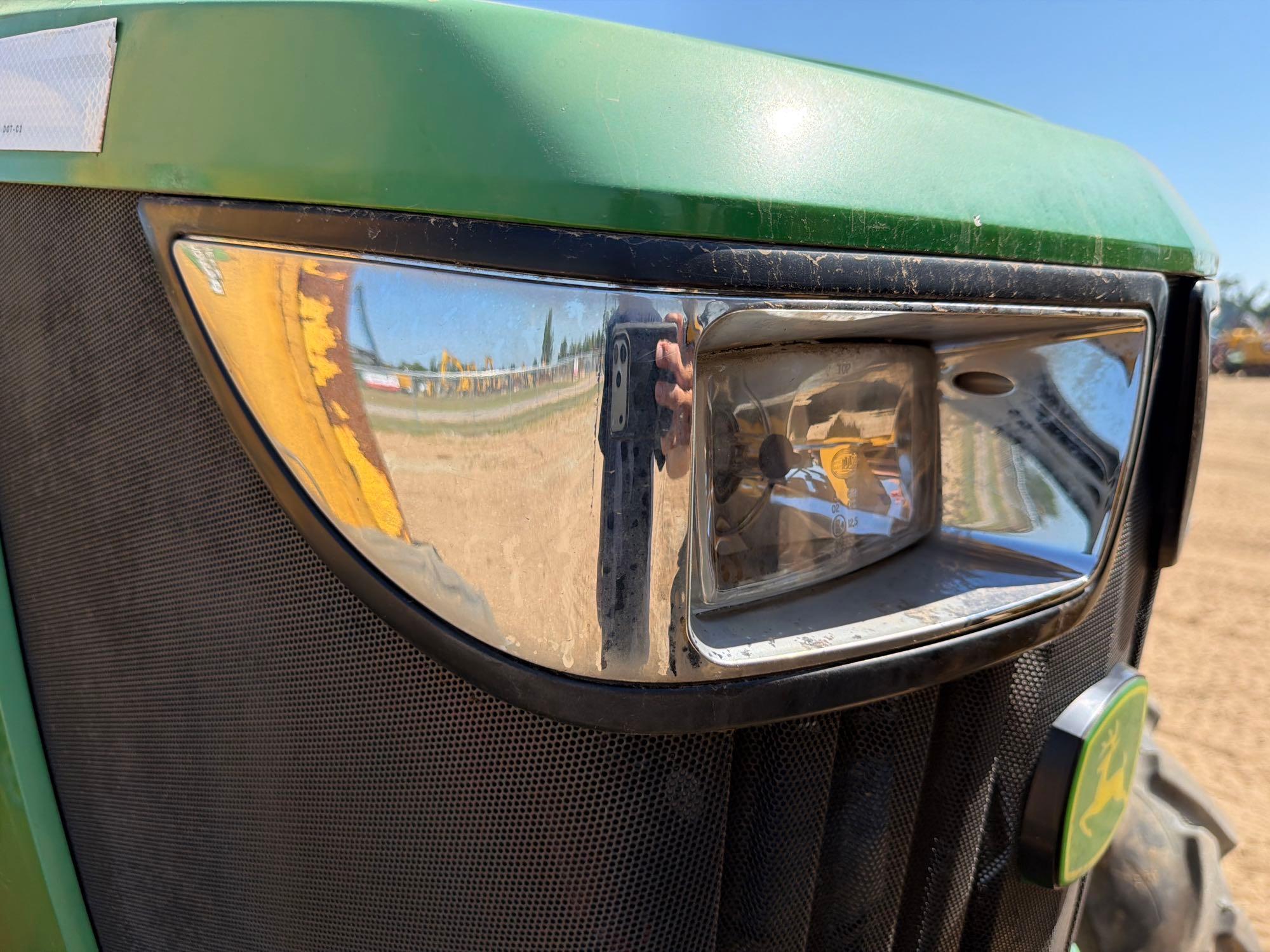 John Deere 5100E