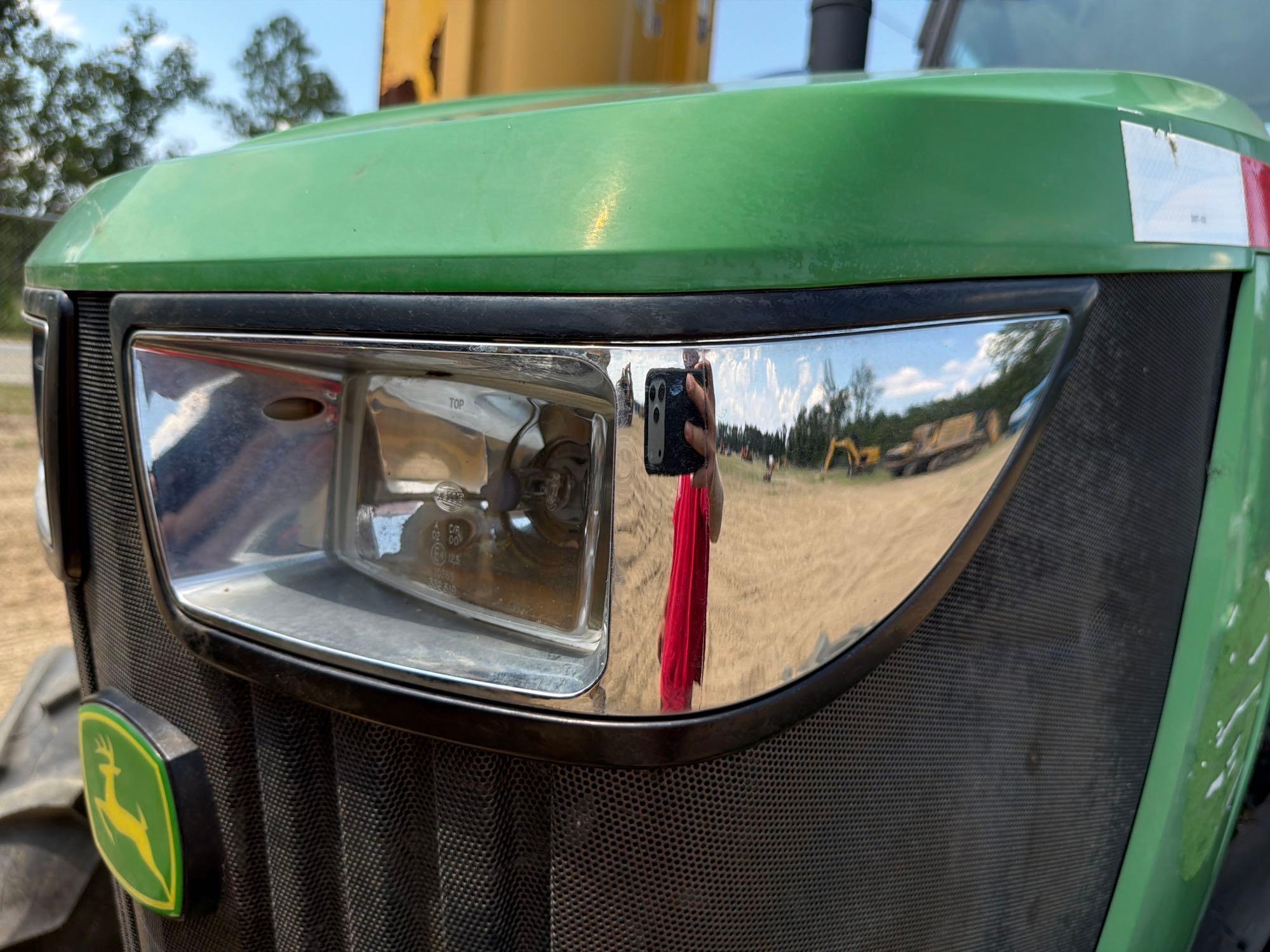 John Deere 5100E