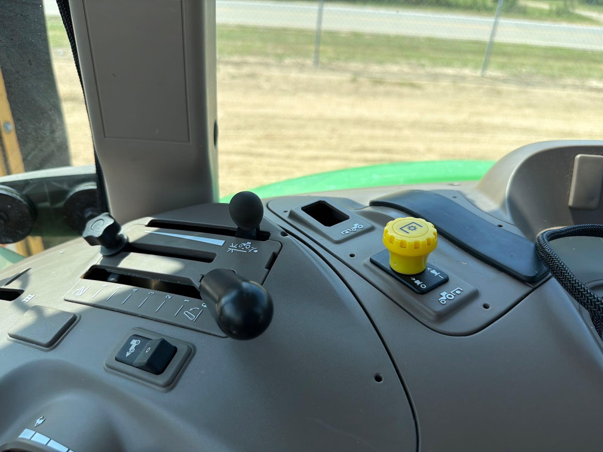 John Deere 5100E