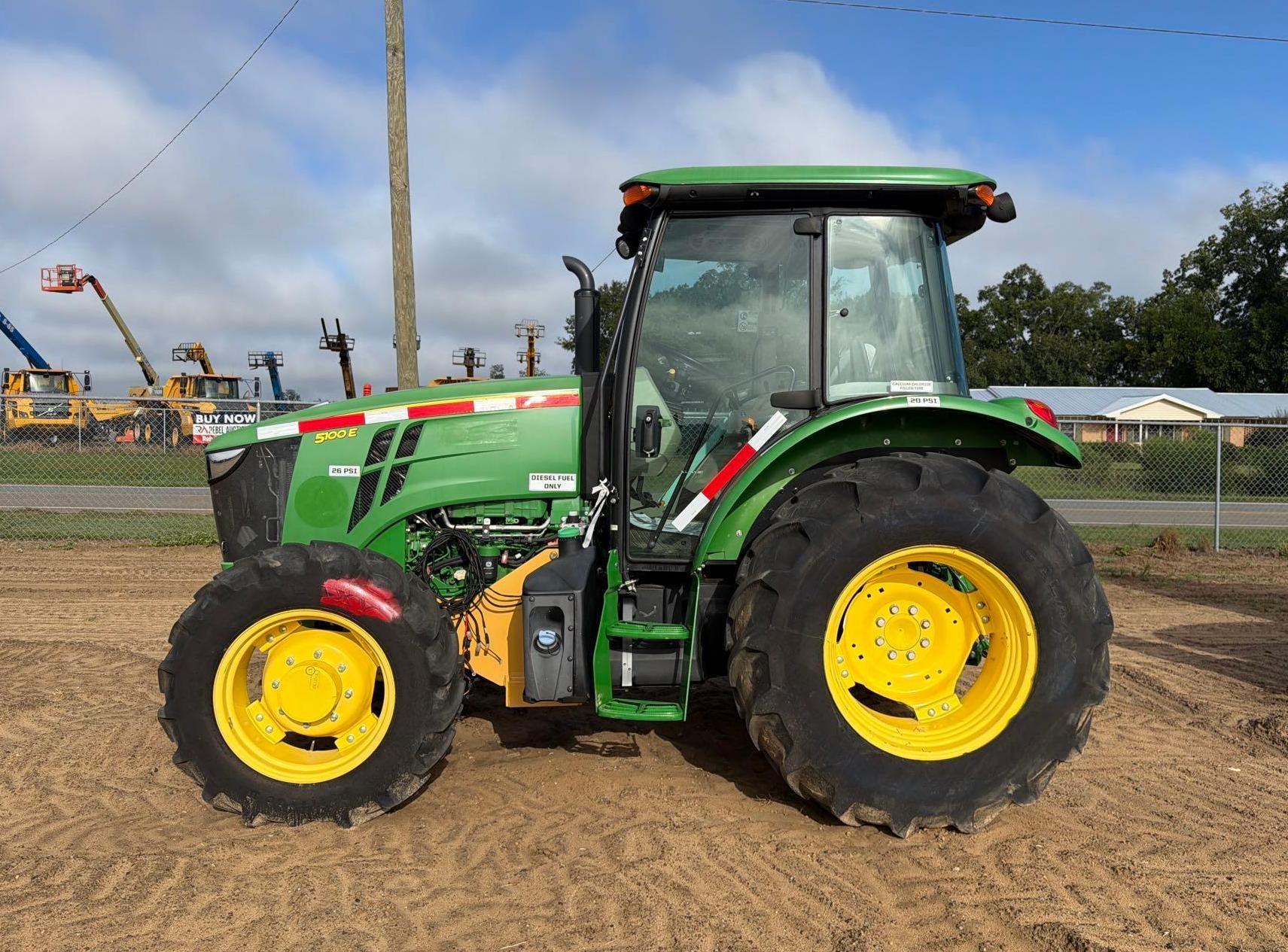 Photo of John Deere 5100E