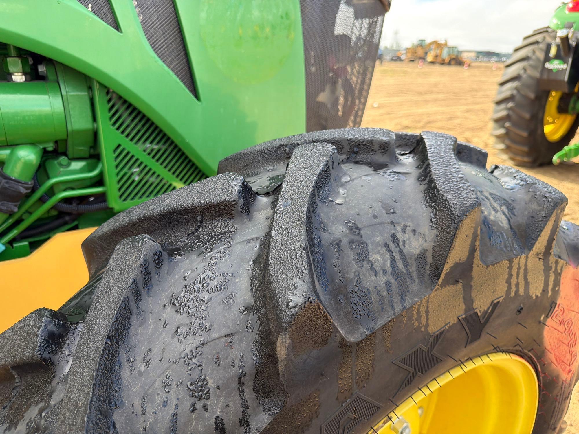 John Deere 5100E