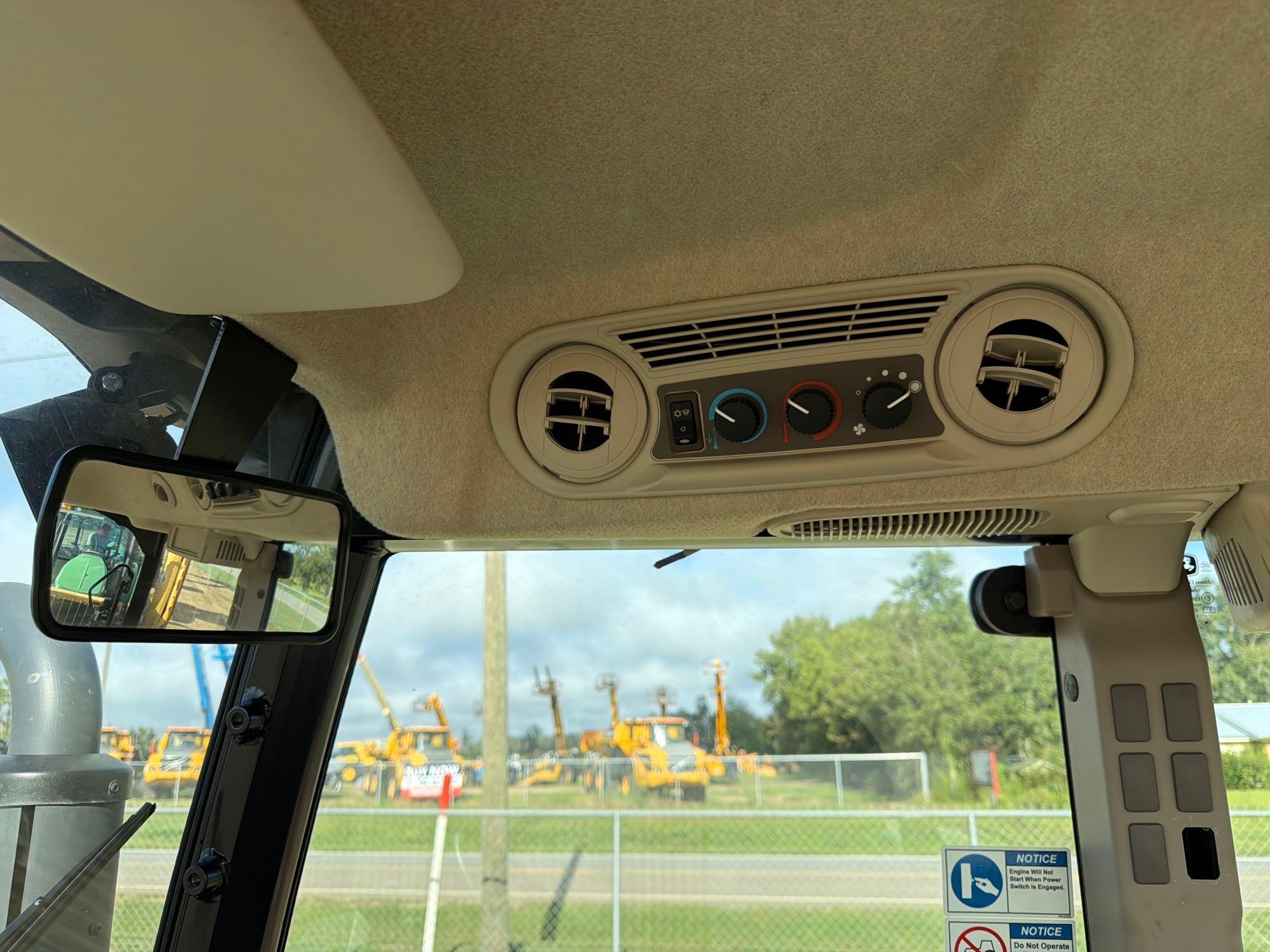 John Deere 5100E