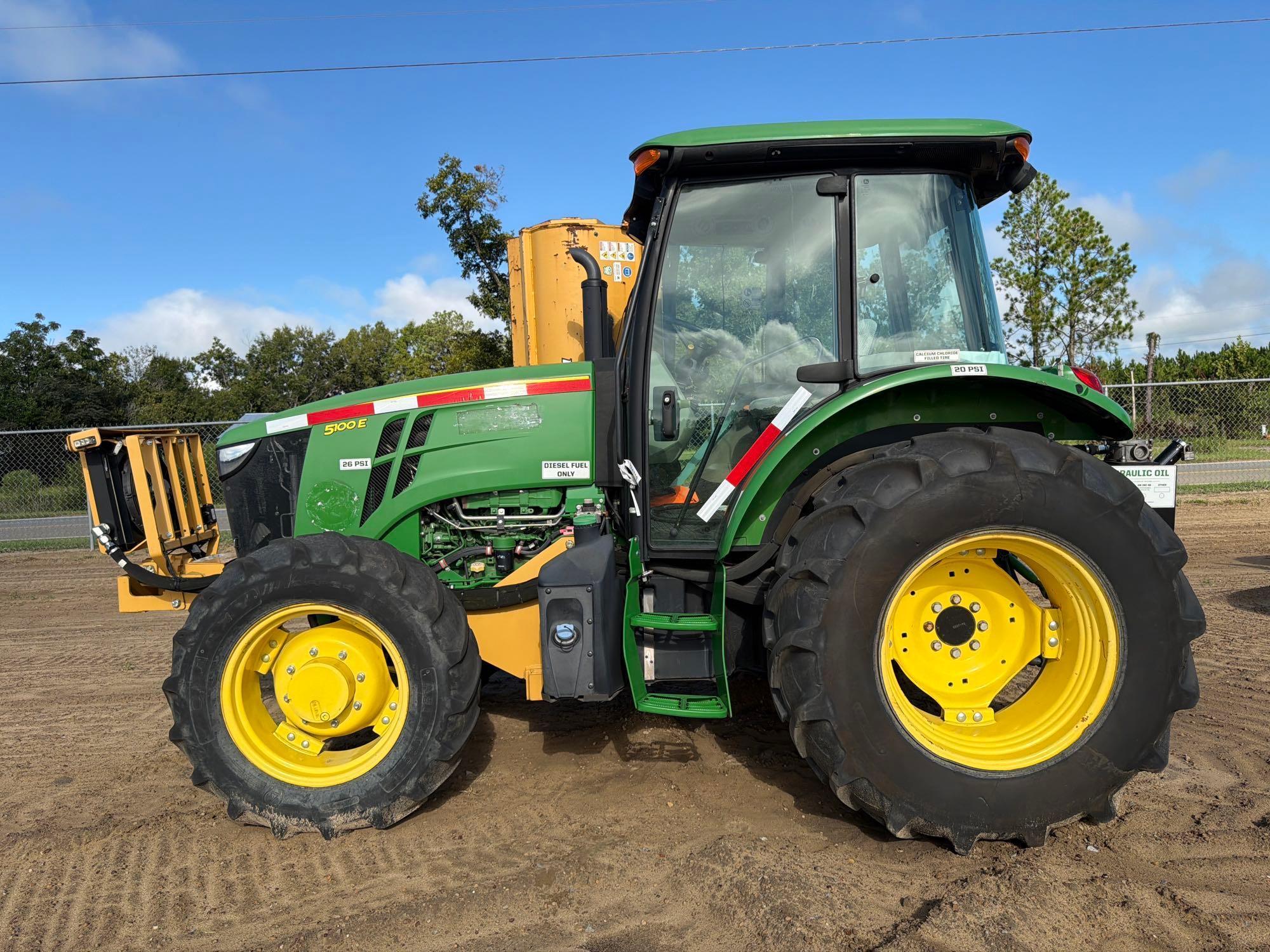 Photo of John Deere 5100E