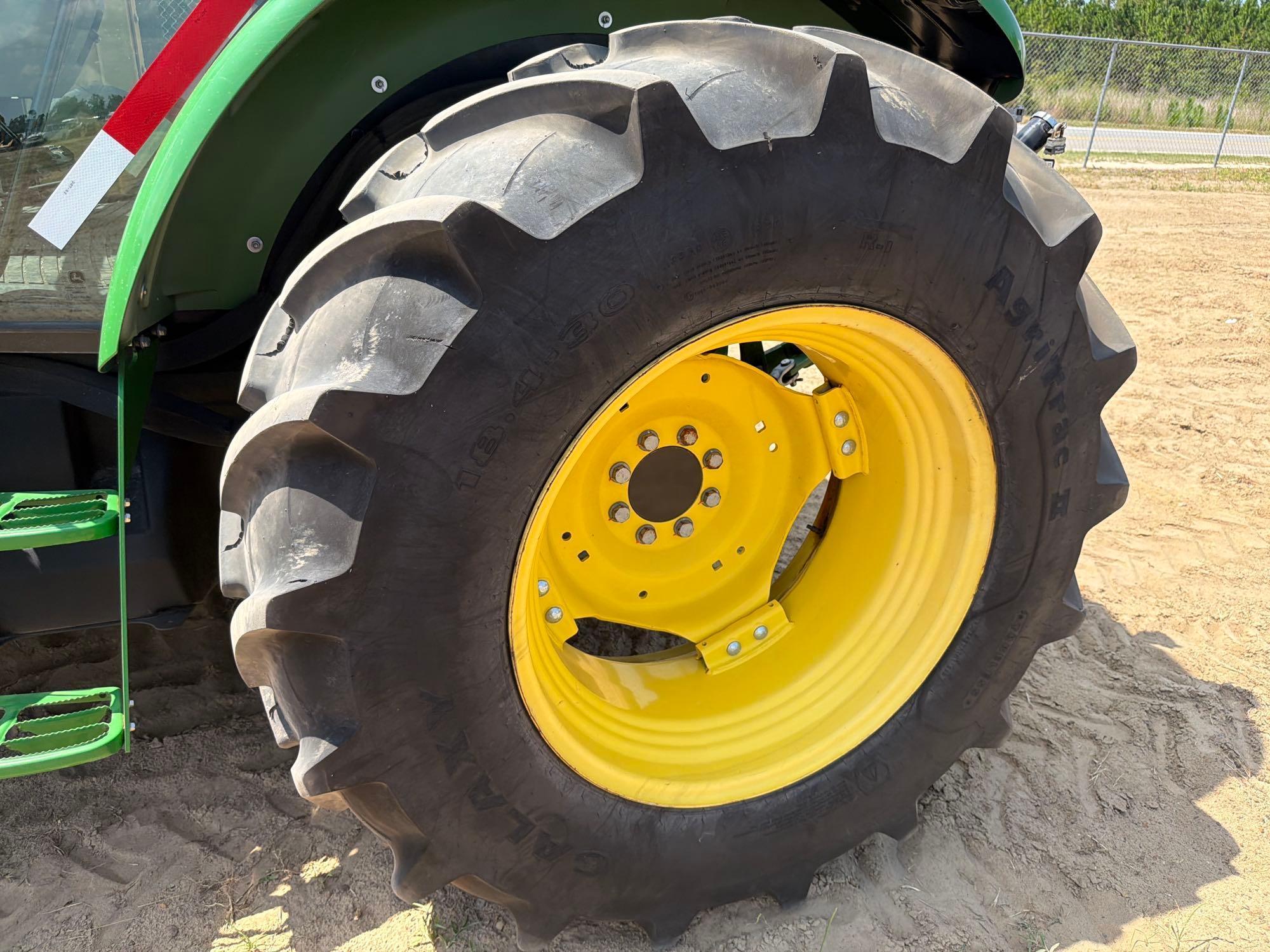 John Deere 5100E