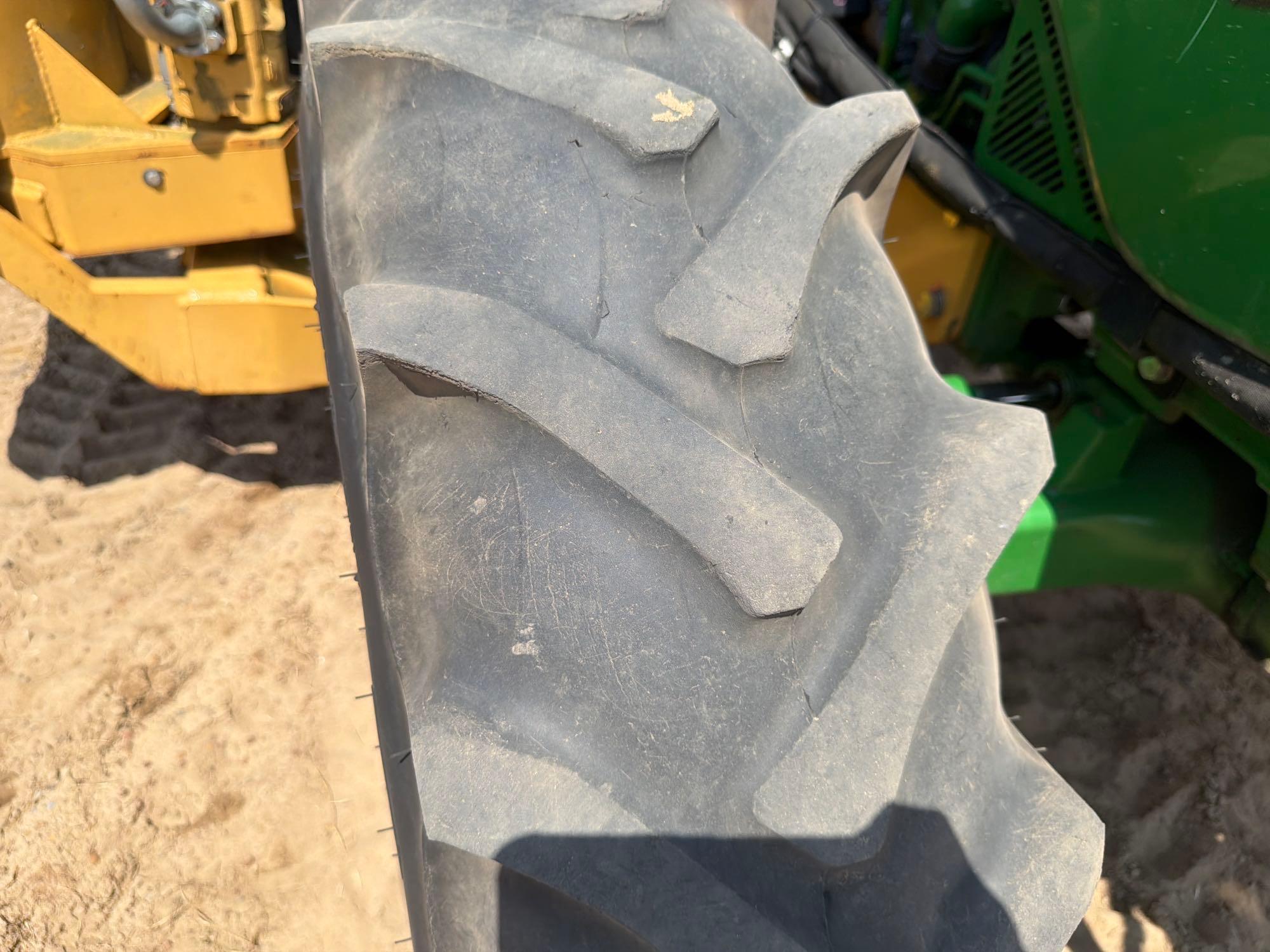 John Deere 5100E