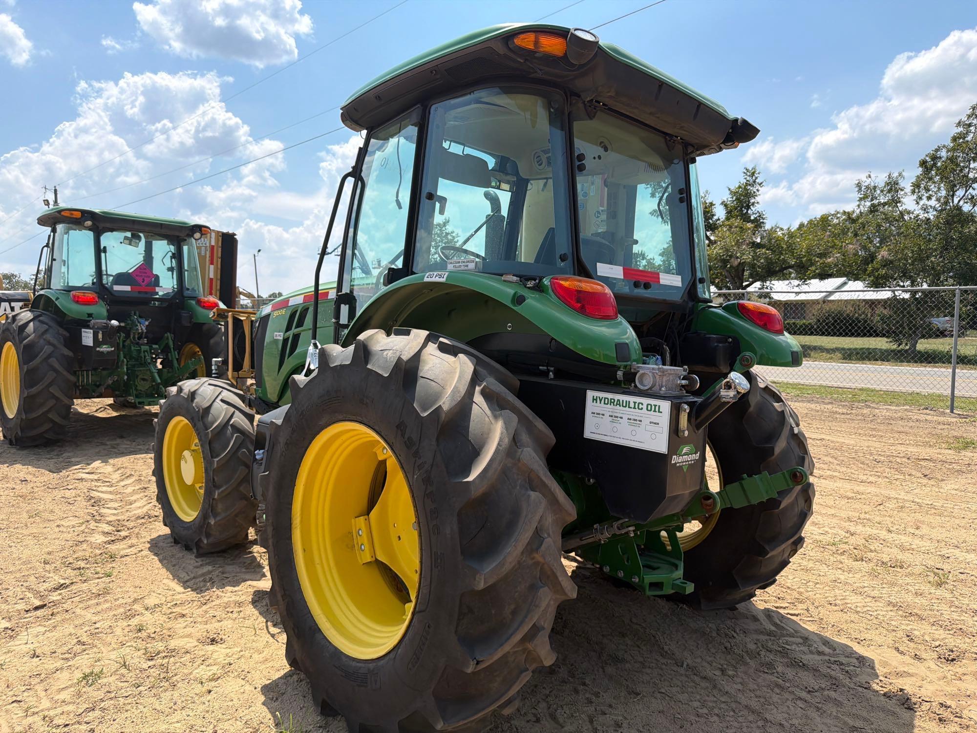 John Deere 5100E