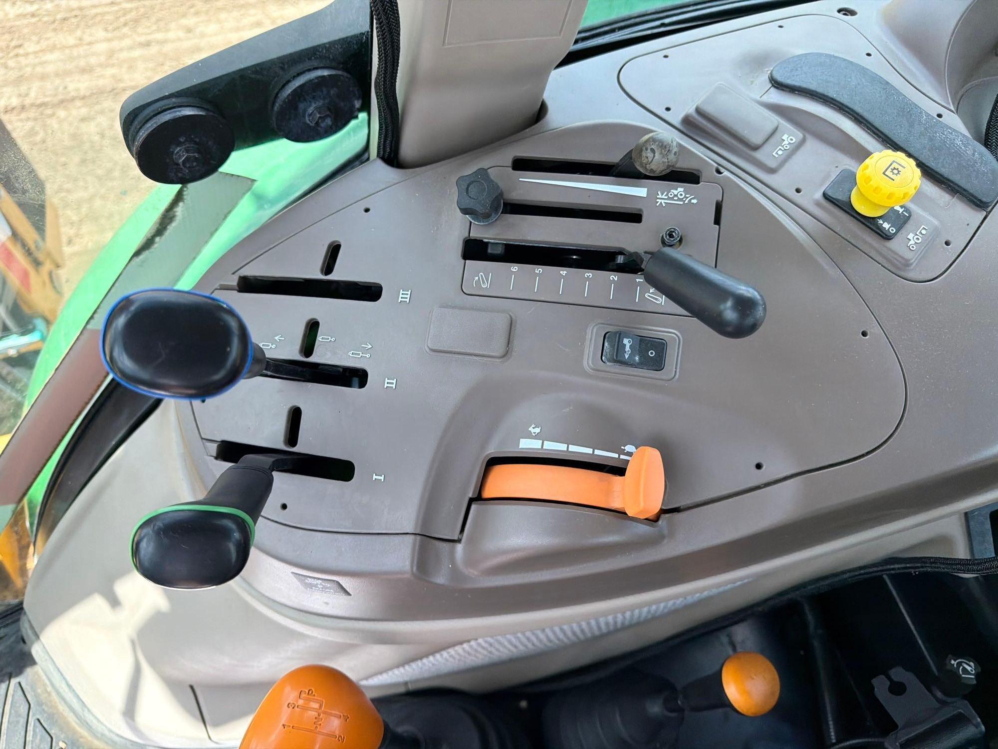 John Deere 5100E