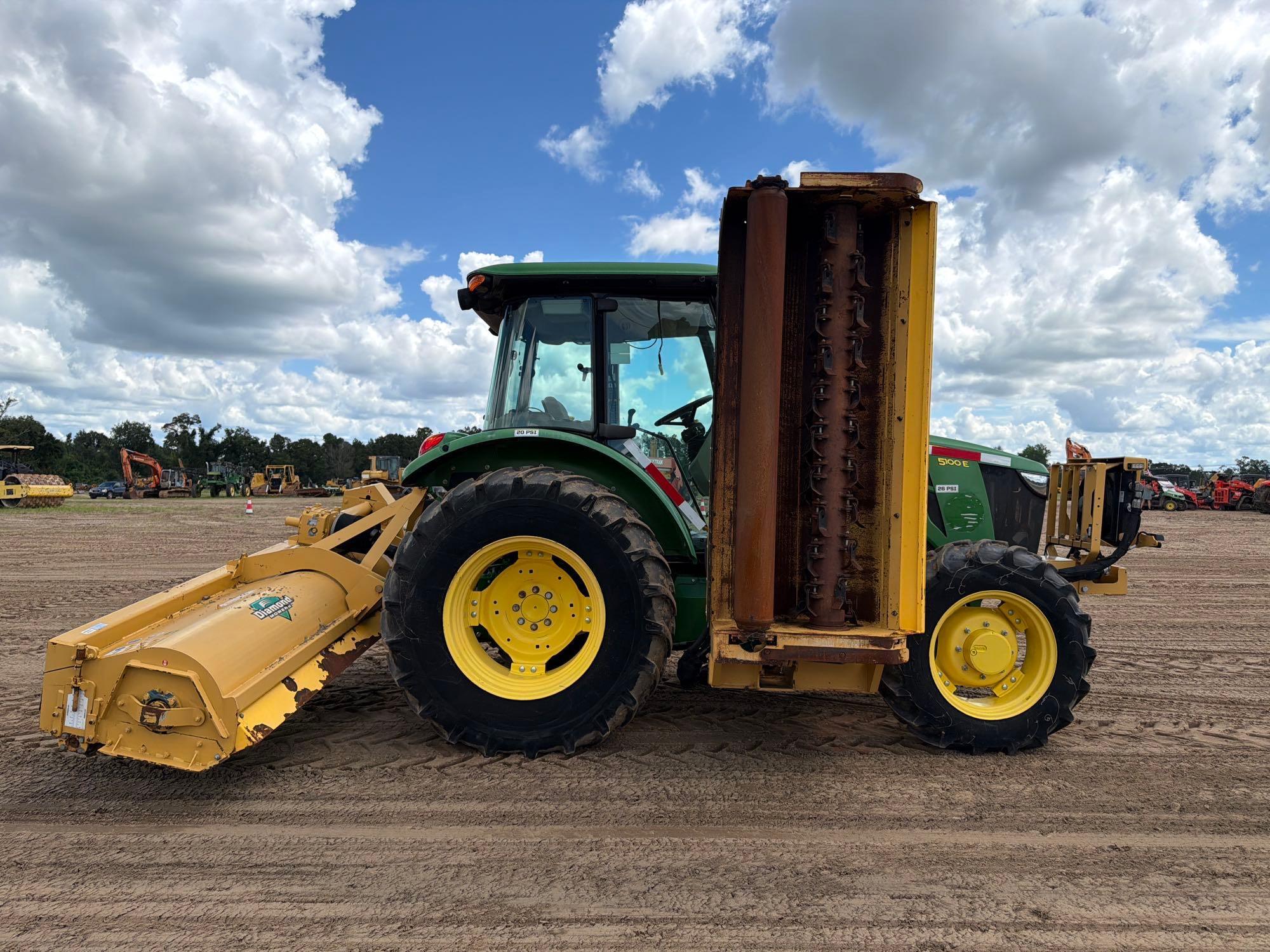 John Deere 5100E