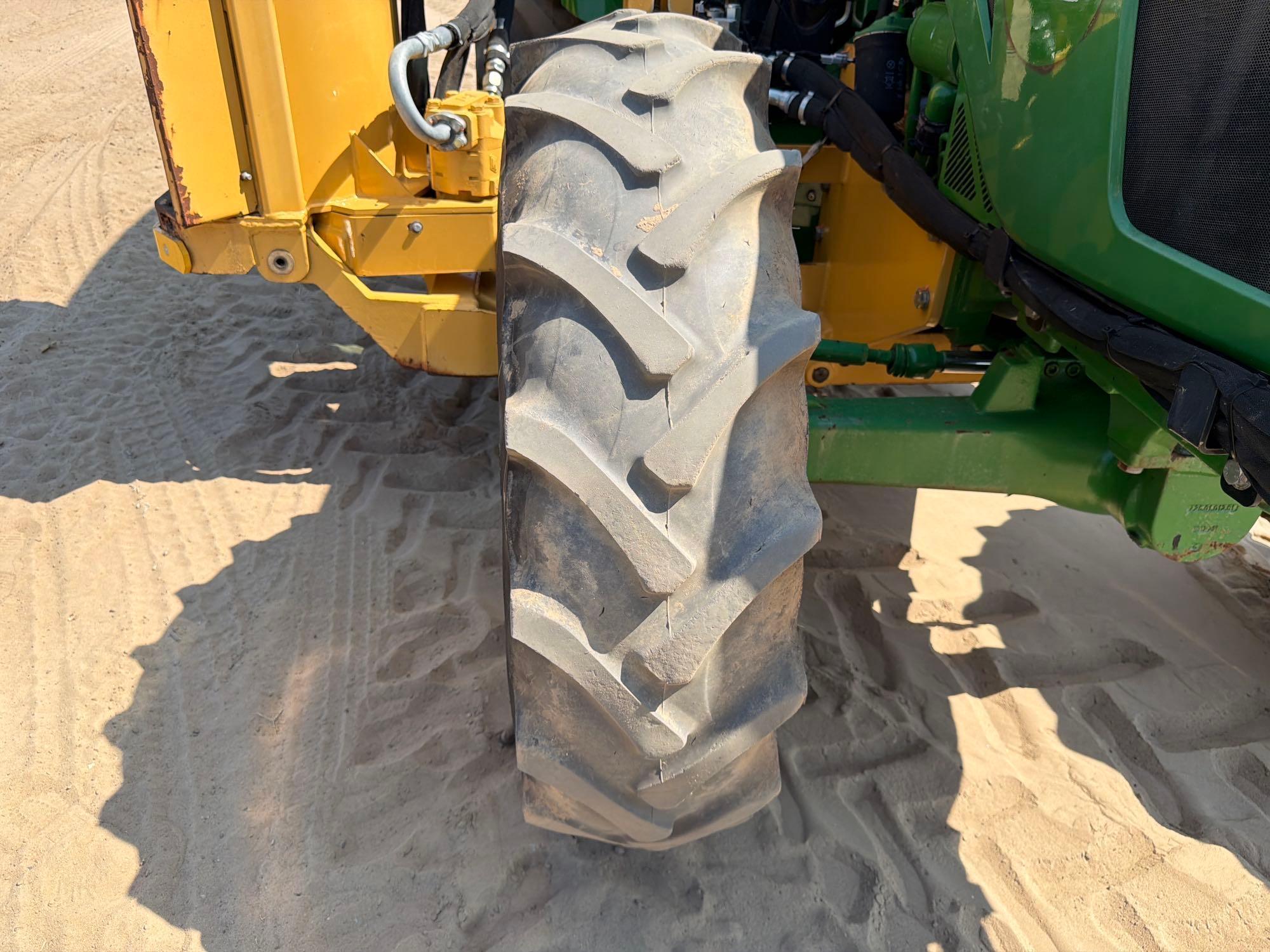John Deere 5100E