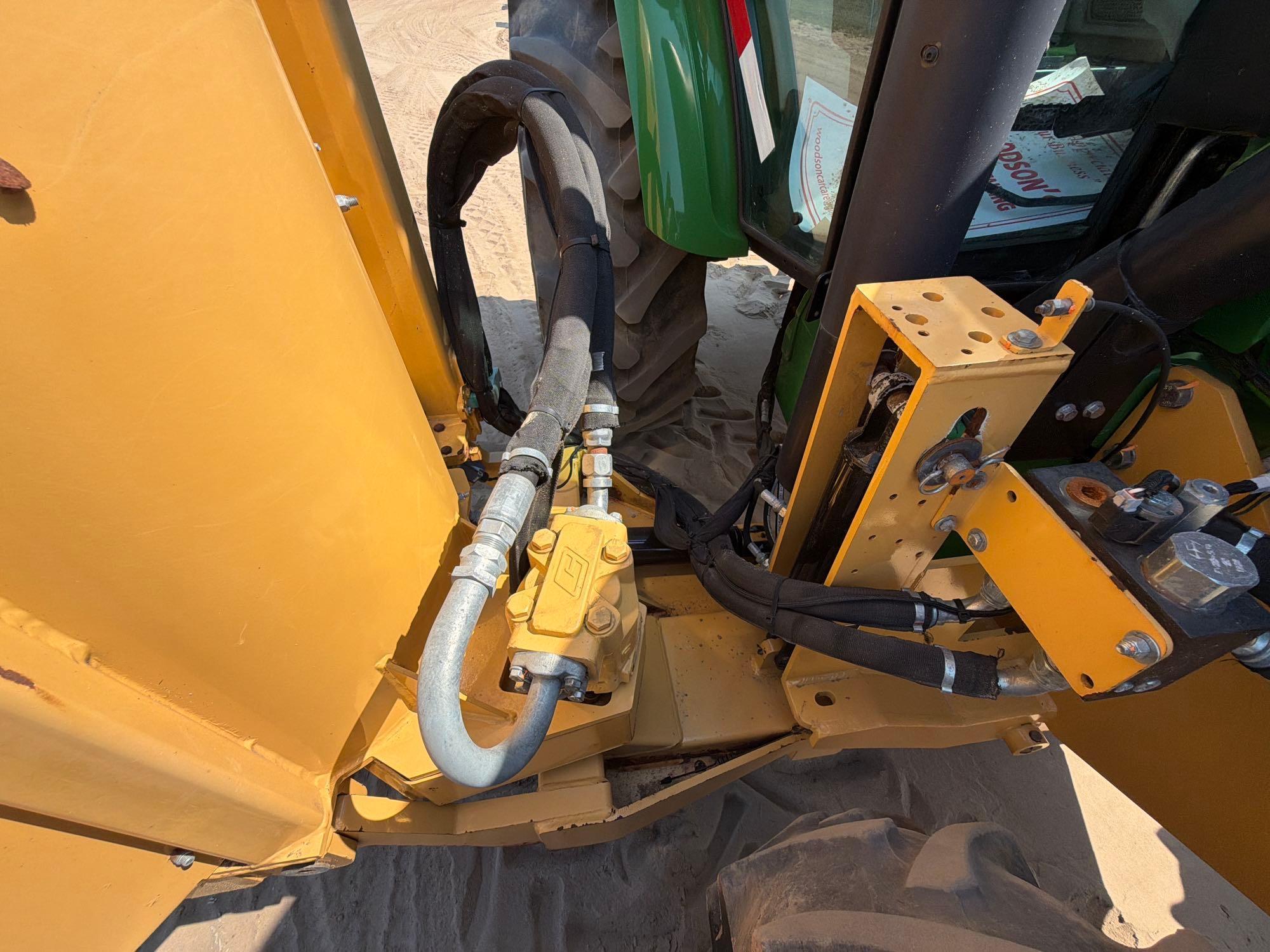John Deere 5100E
