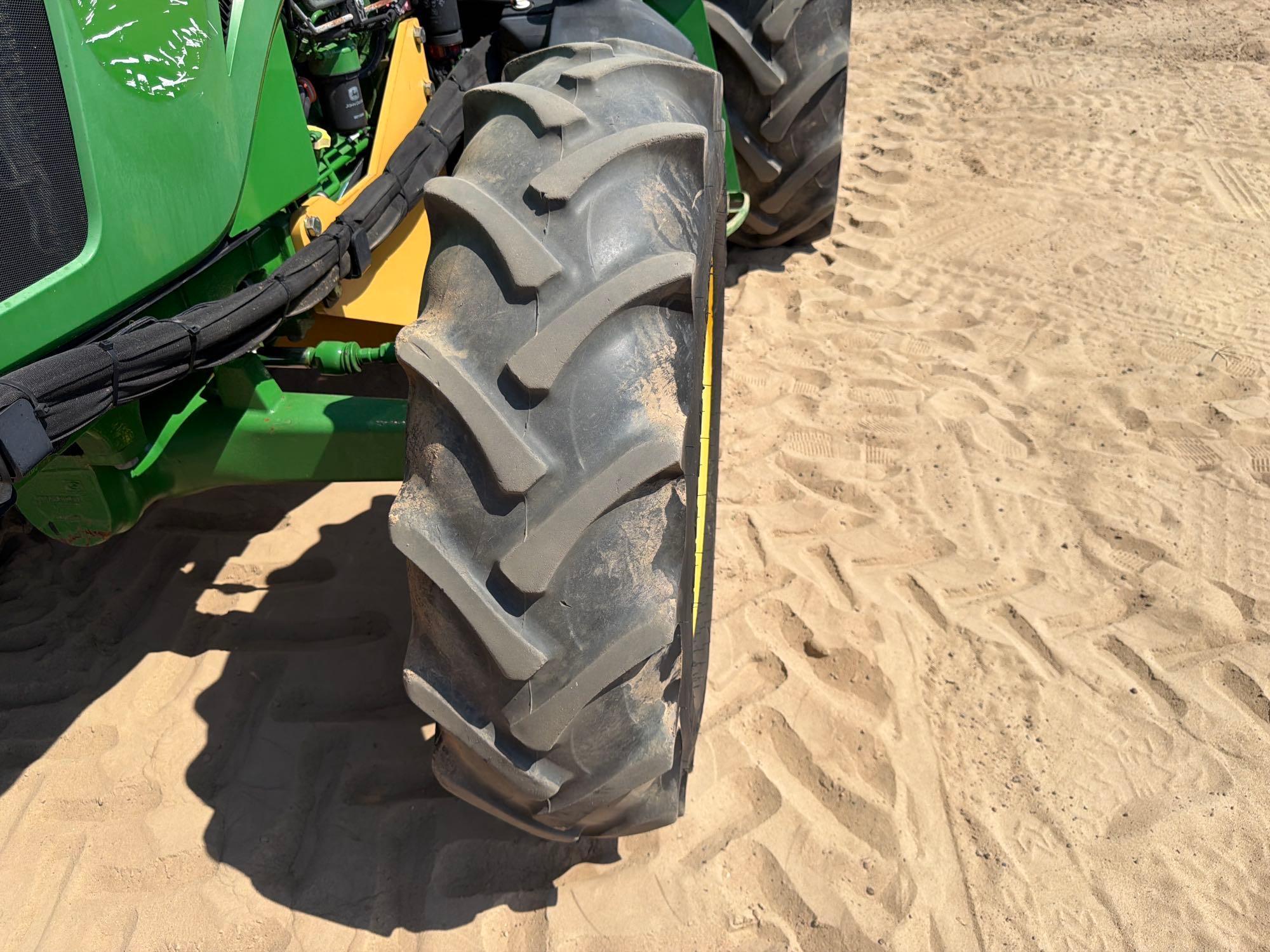 John Deere 5100E