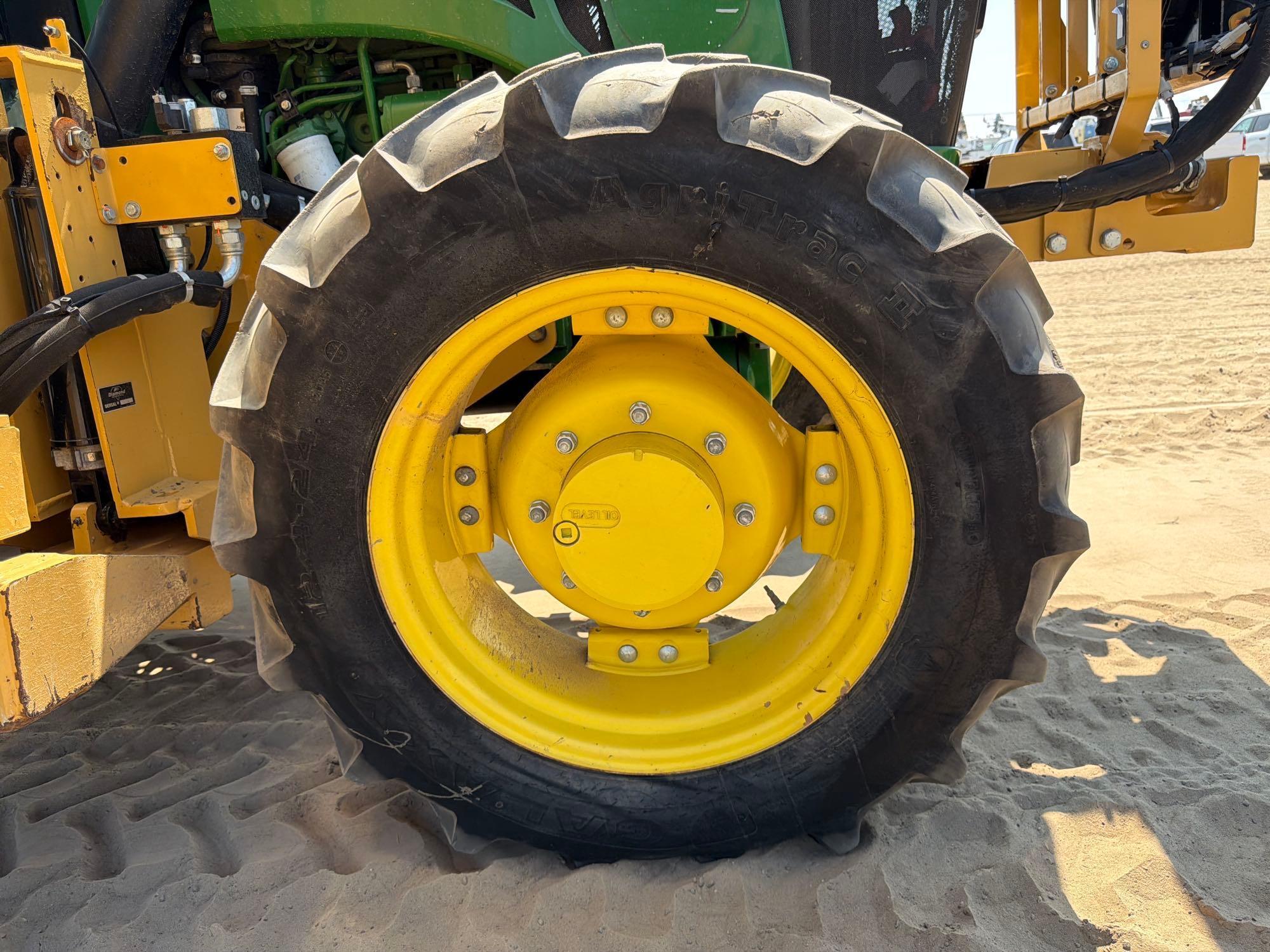 John Deere 5100E