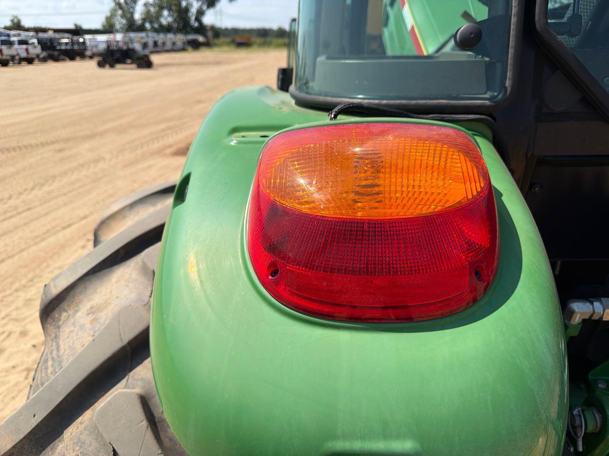 John Deere 5100E