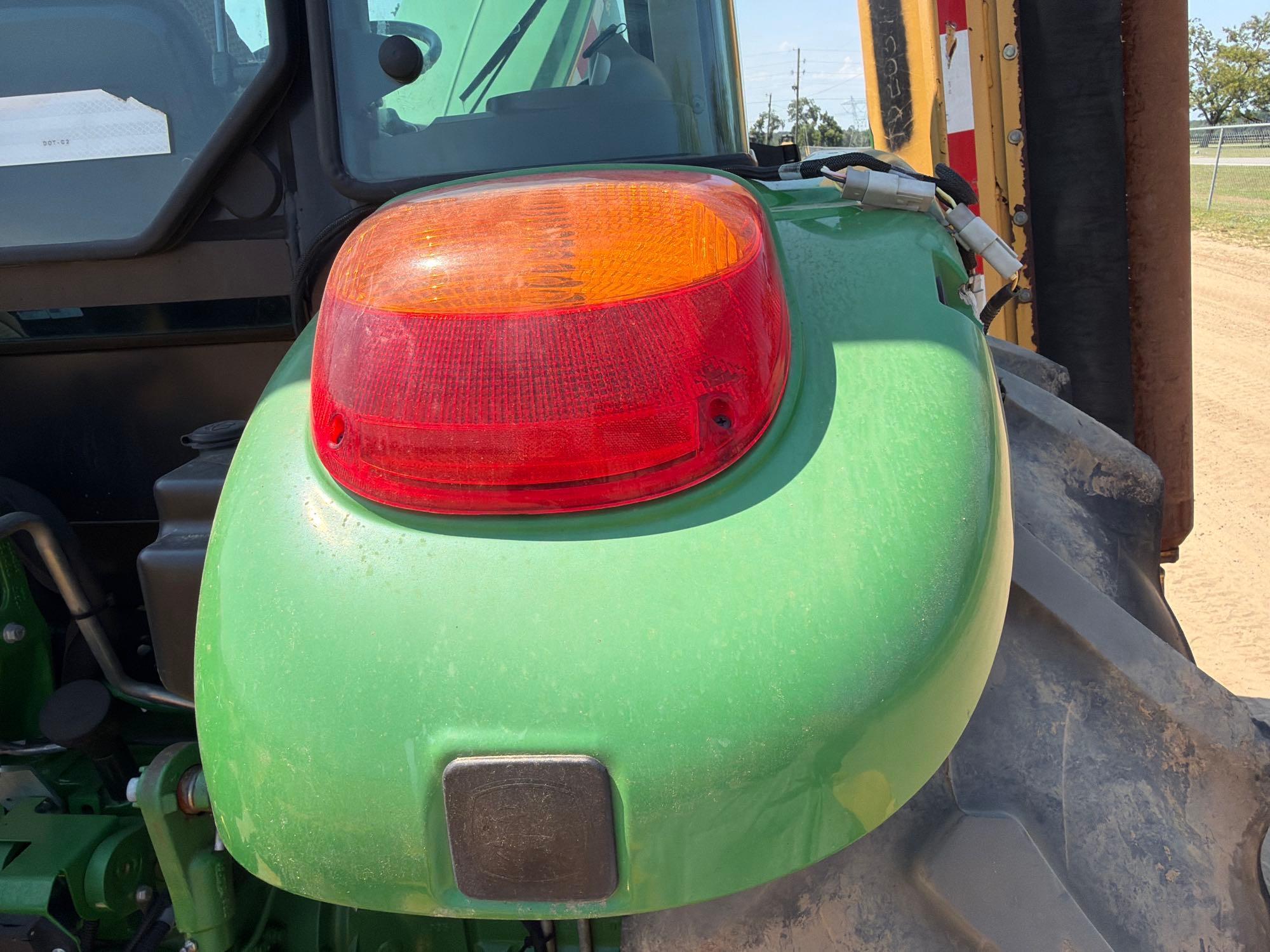John Deere 5100E