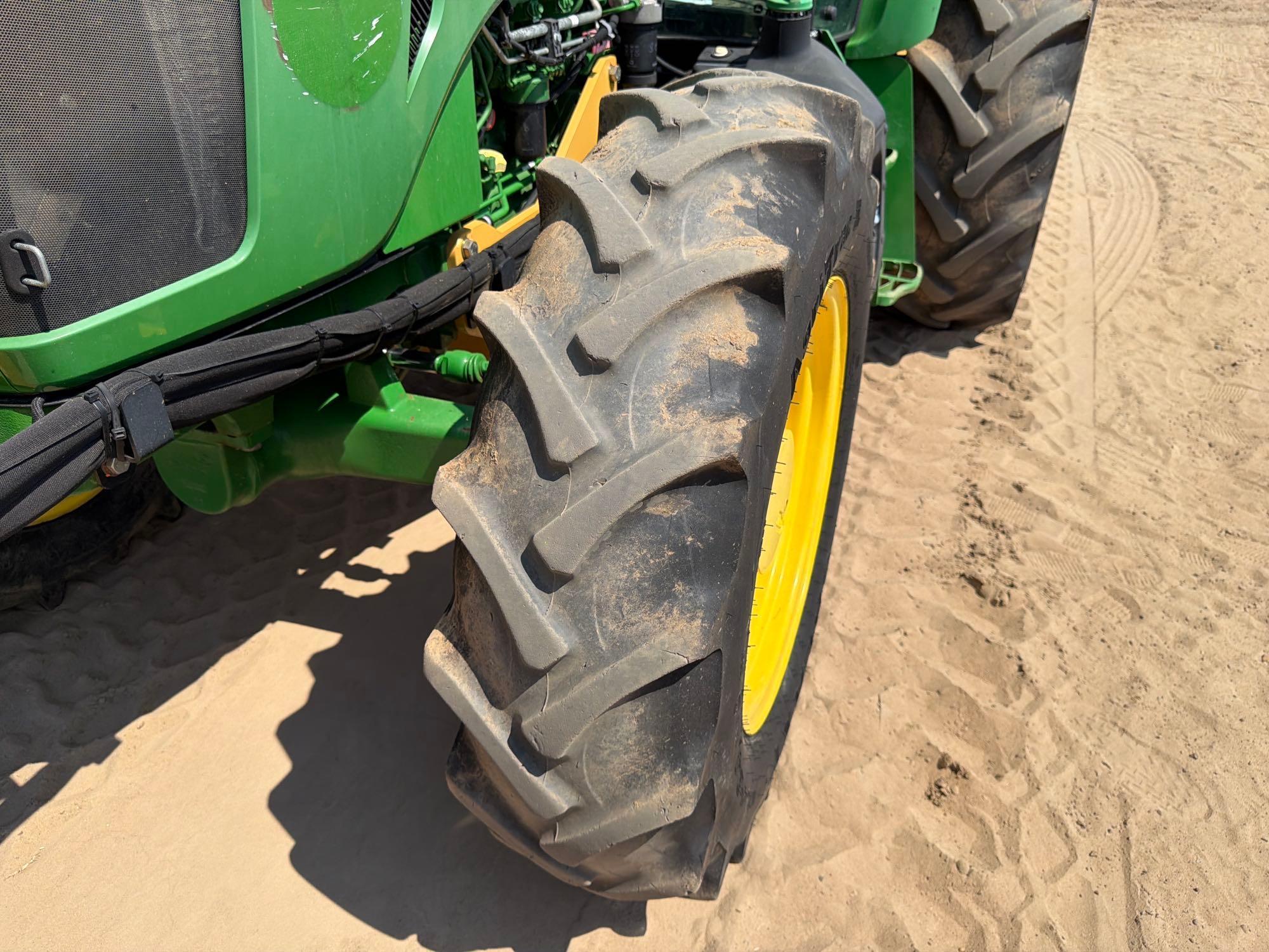 John Deere 5100E