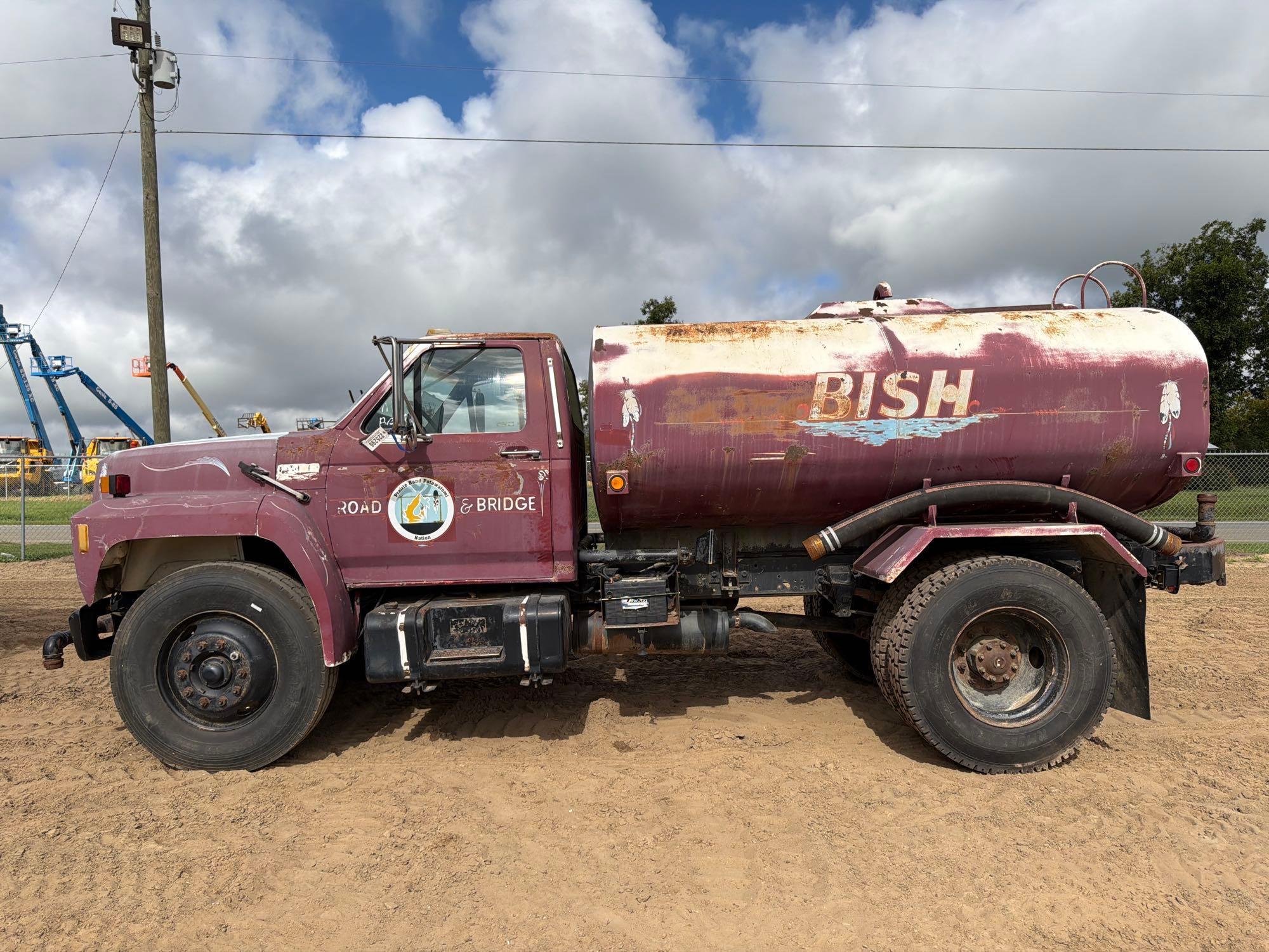 Photo of 1990 Ford F800