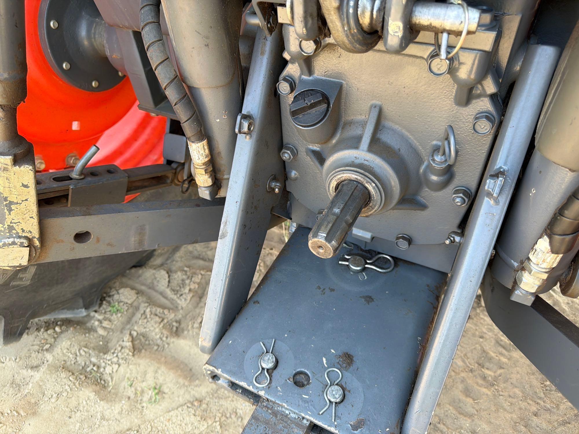 Kubota M7060
