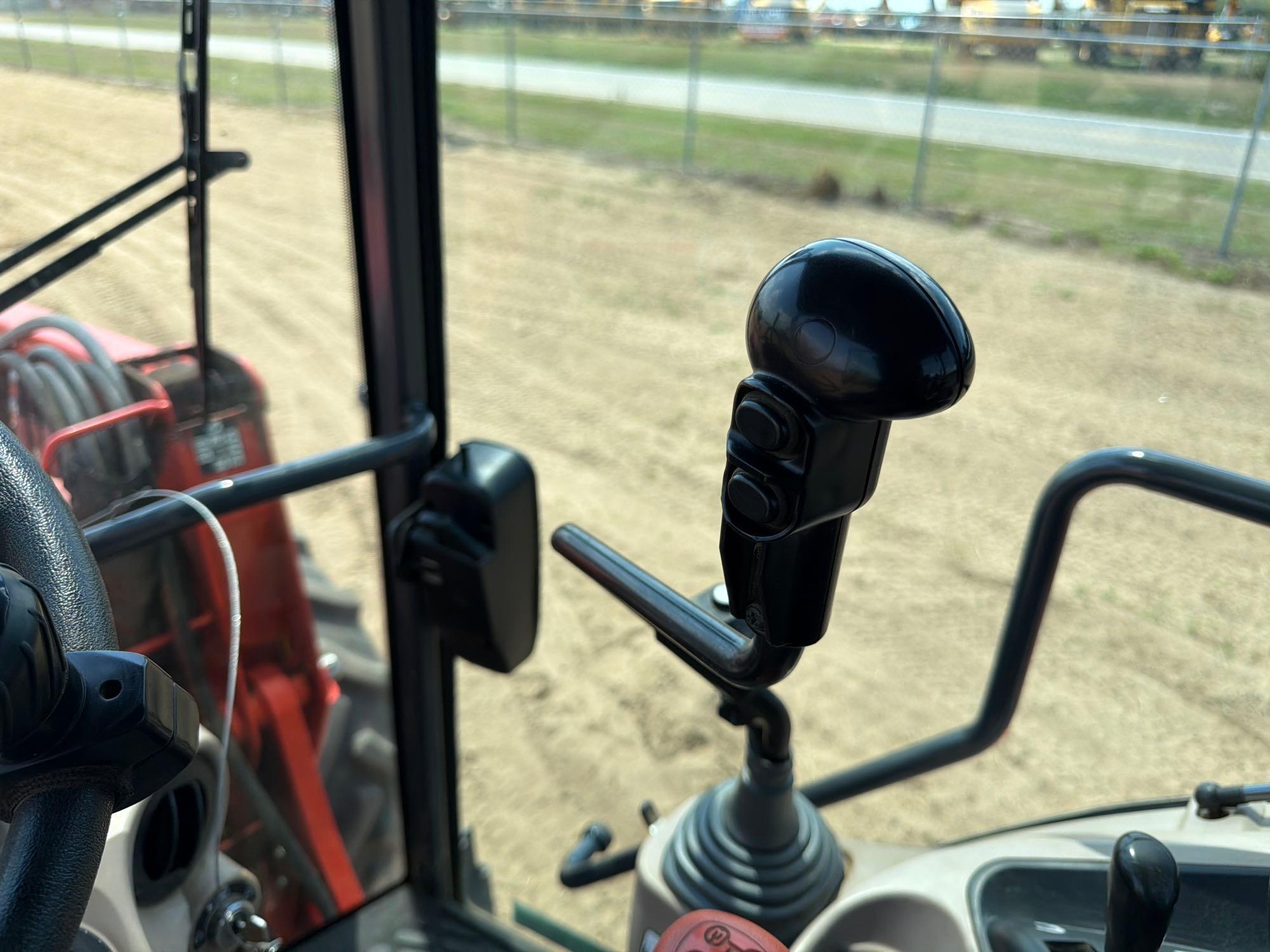 Kubota M7060