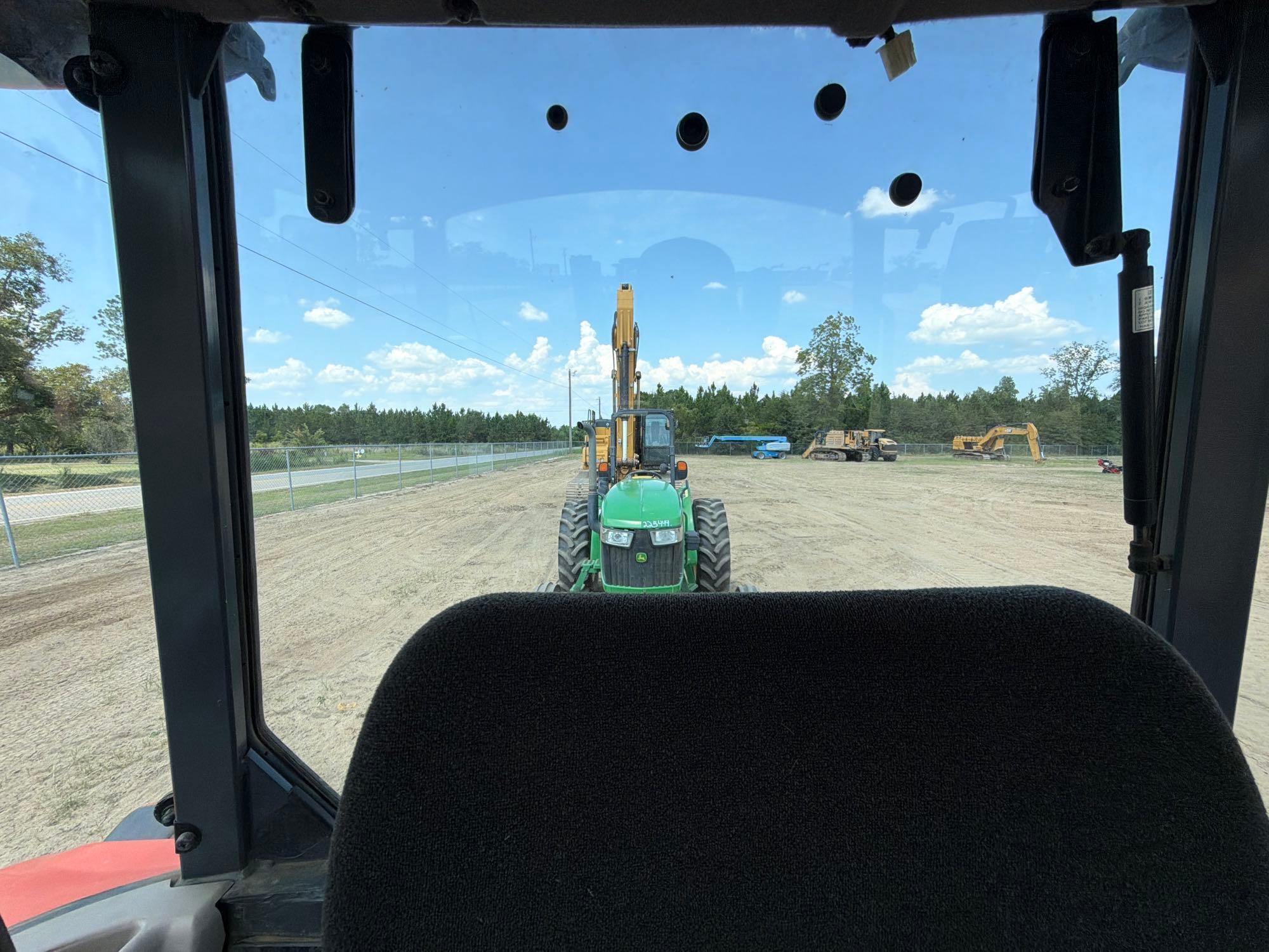 Kubota M7060