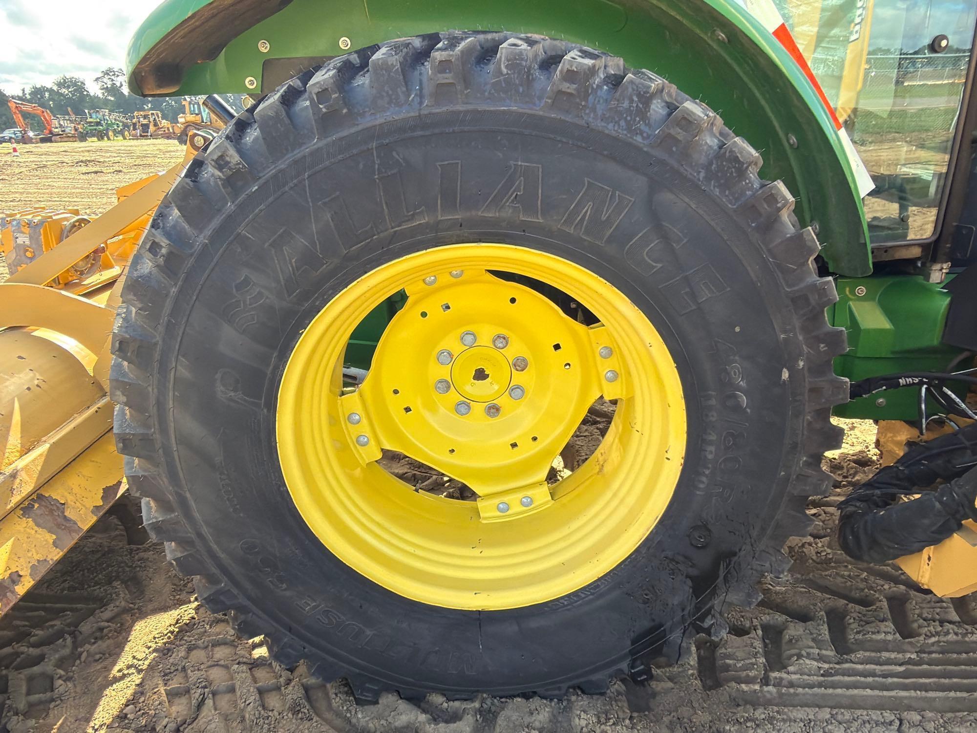 John Deere 5100E