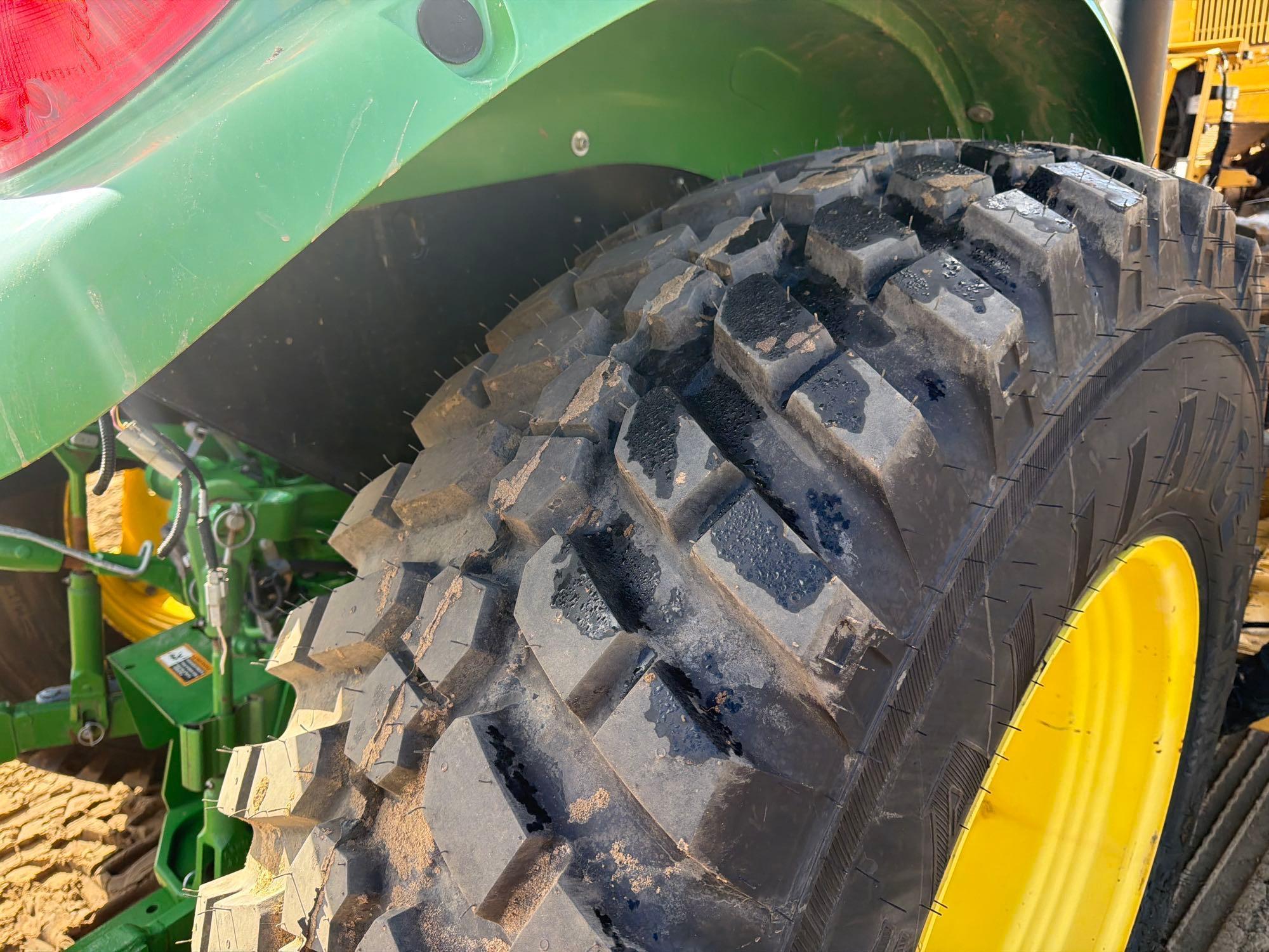 John Deere 5100E