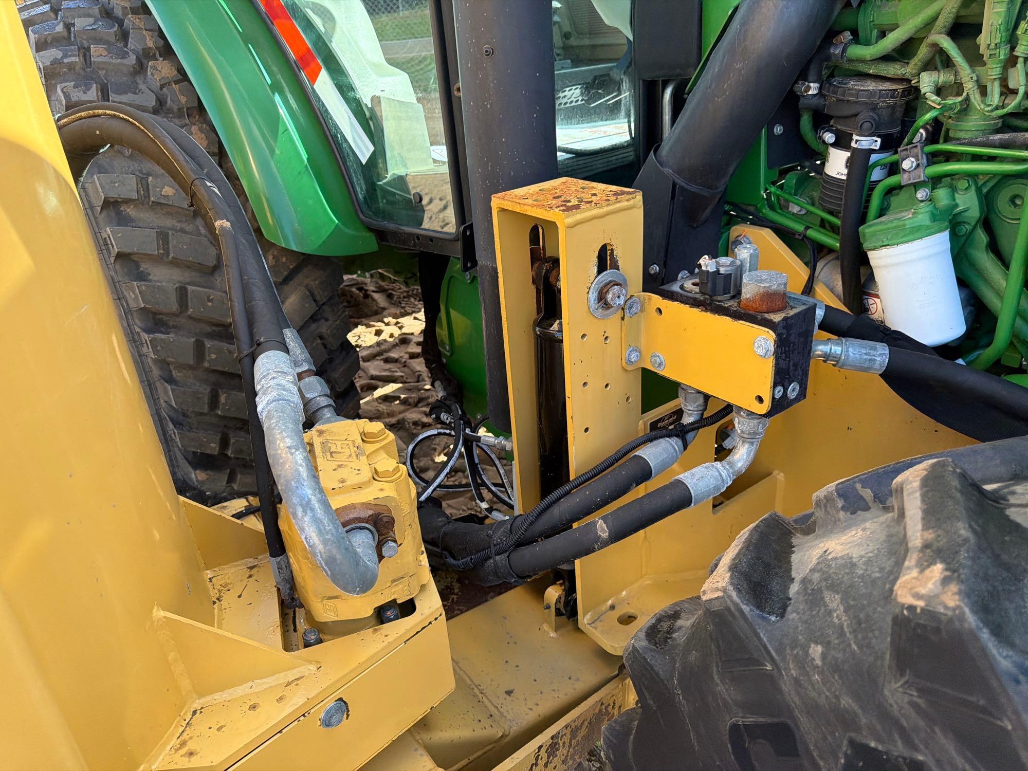John Deere 5100E
