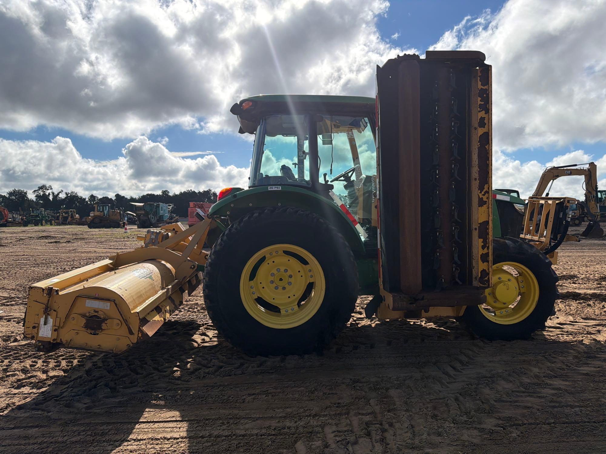 John Deere 5100E