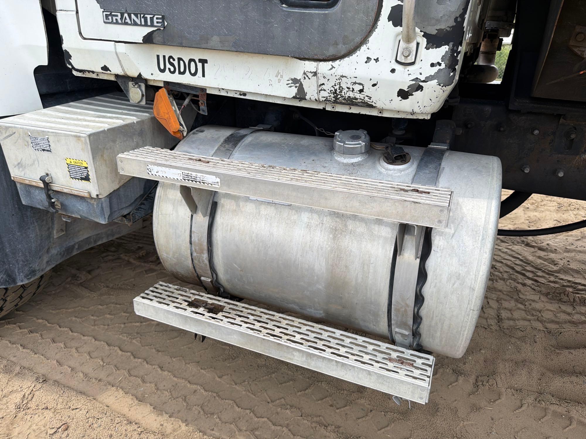 Mack CV713